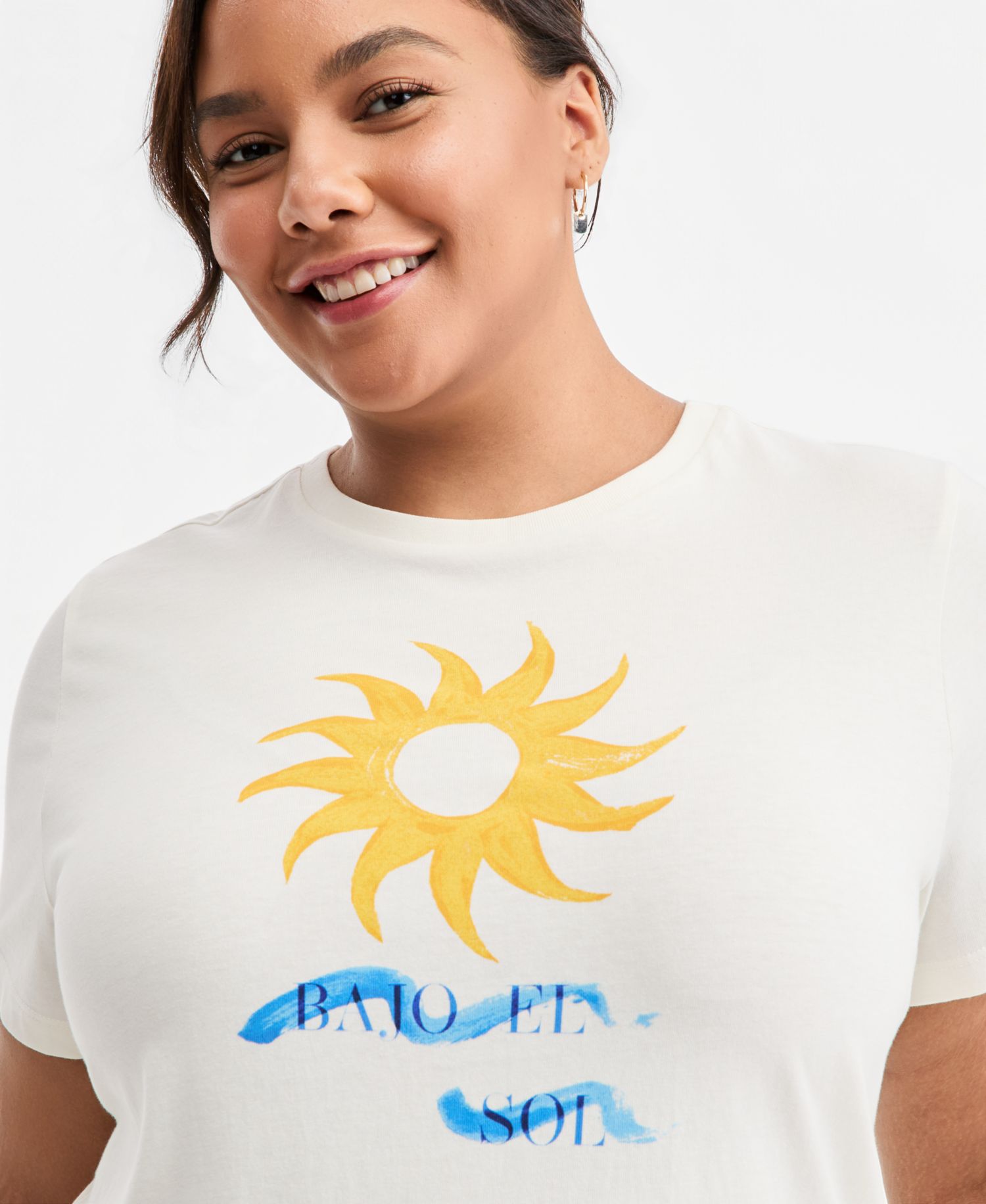 Plus Bajo El Sol Graphic T-Shirt