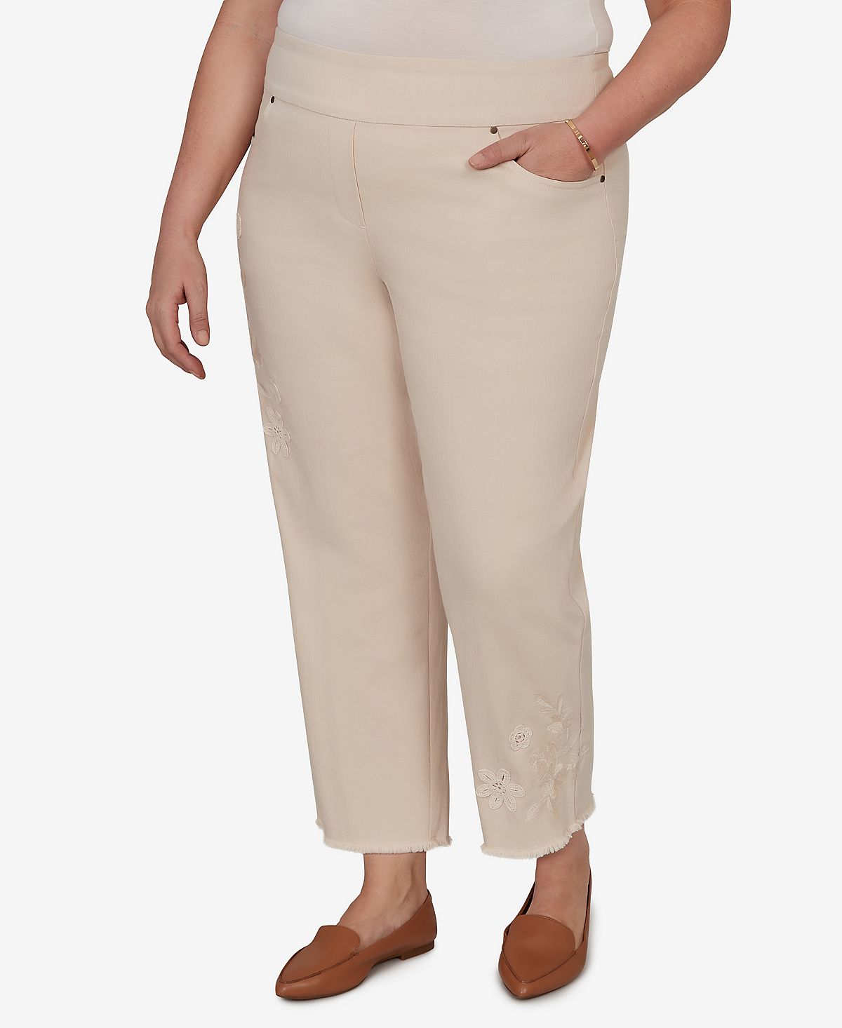 Alfred Dunner Plus Size Camden Market Tonal Floral Applique Ankle Jeans view 2 — MAYCSS fashion products
