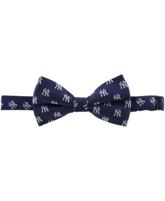 Men's Navy New York Yankees Repeat Bow Tie