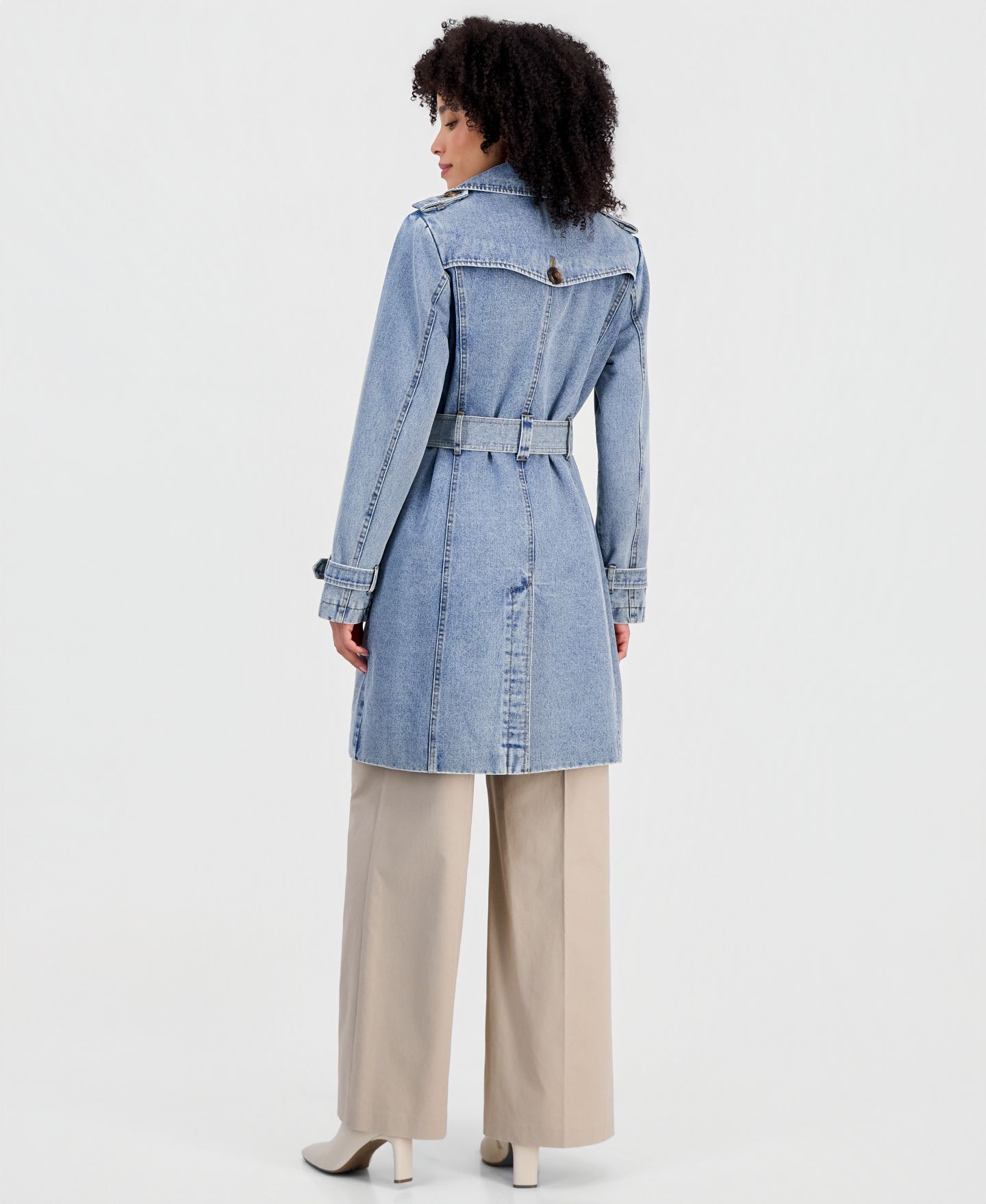 Женское пальто Steve Madden Double-Breasted Denim Trench, цвет: Джинсовый — фото 2
