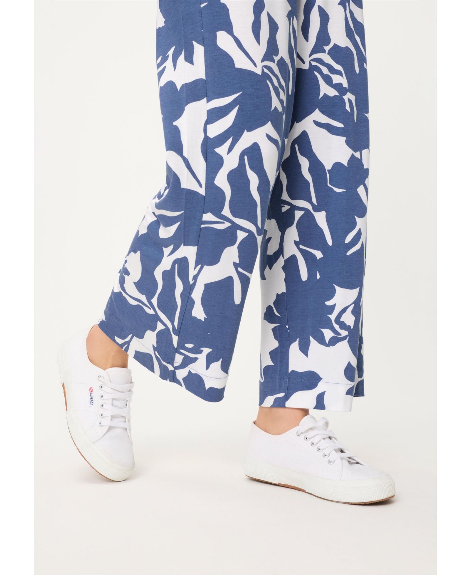 Abstract Floral Jersey Cropped Pant