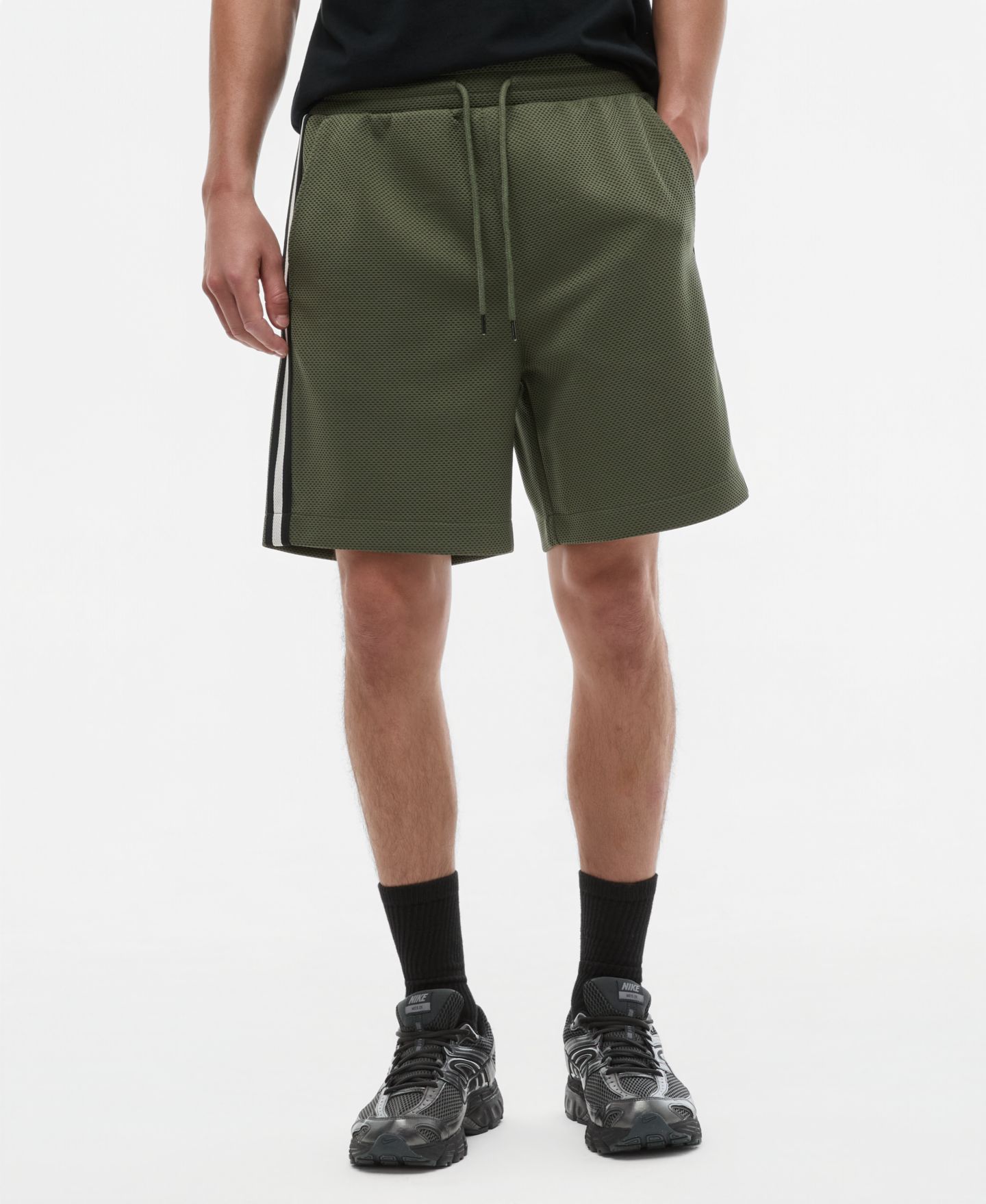 Мужские шорты Mode of One Sport Mesh Striped 7" Drawstring, цвет: Wild Ivy — фото 3