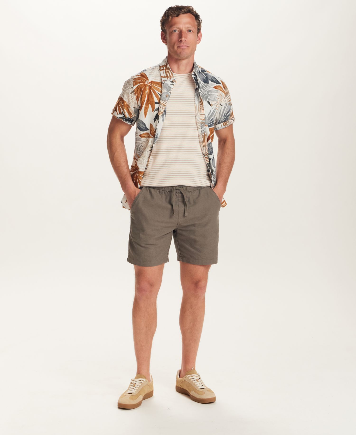 Men's Classic-Fit Short-Sleeve Button-Down Shirt