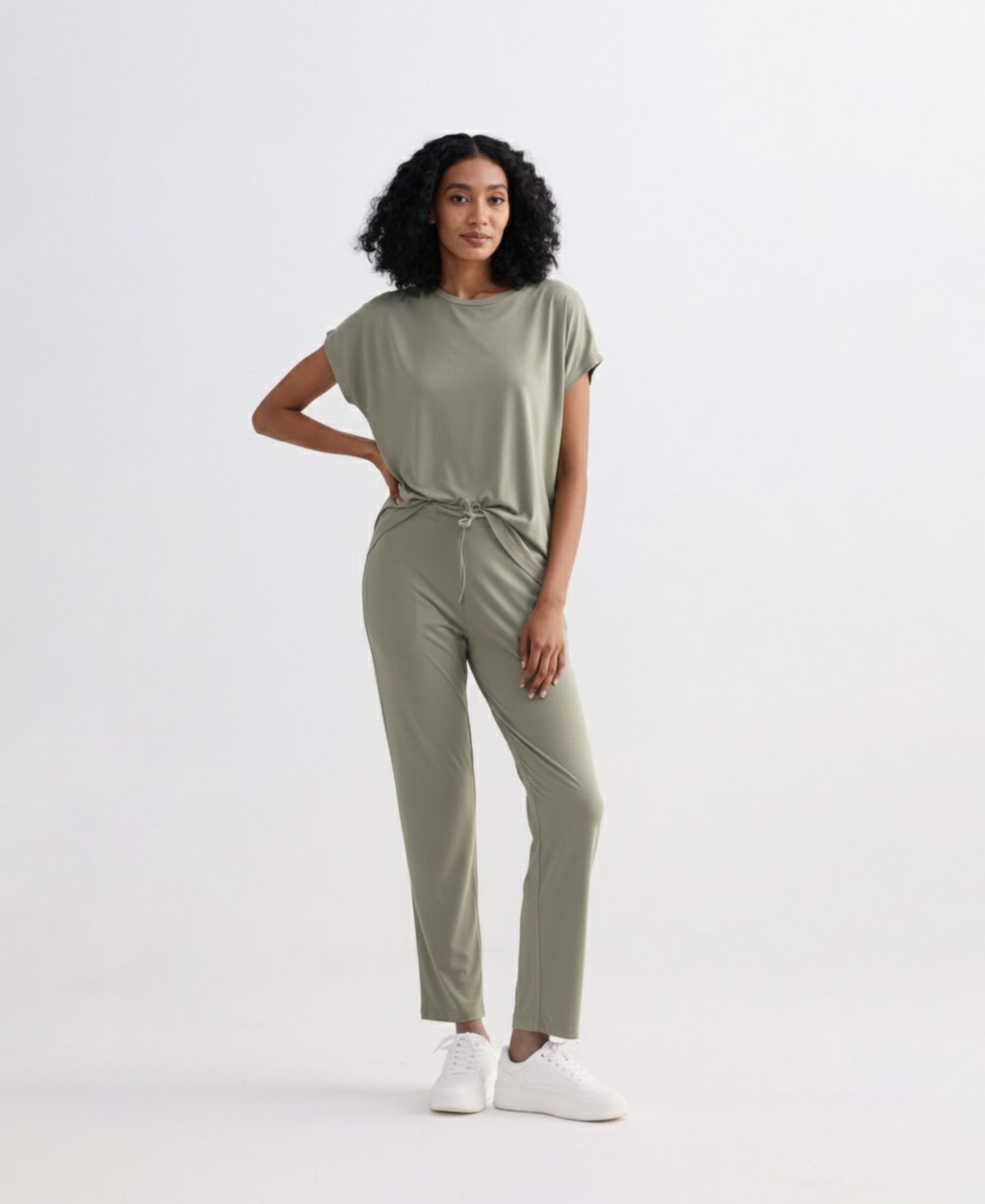 Women's Relaxed Tee in Olive