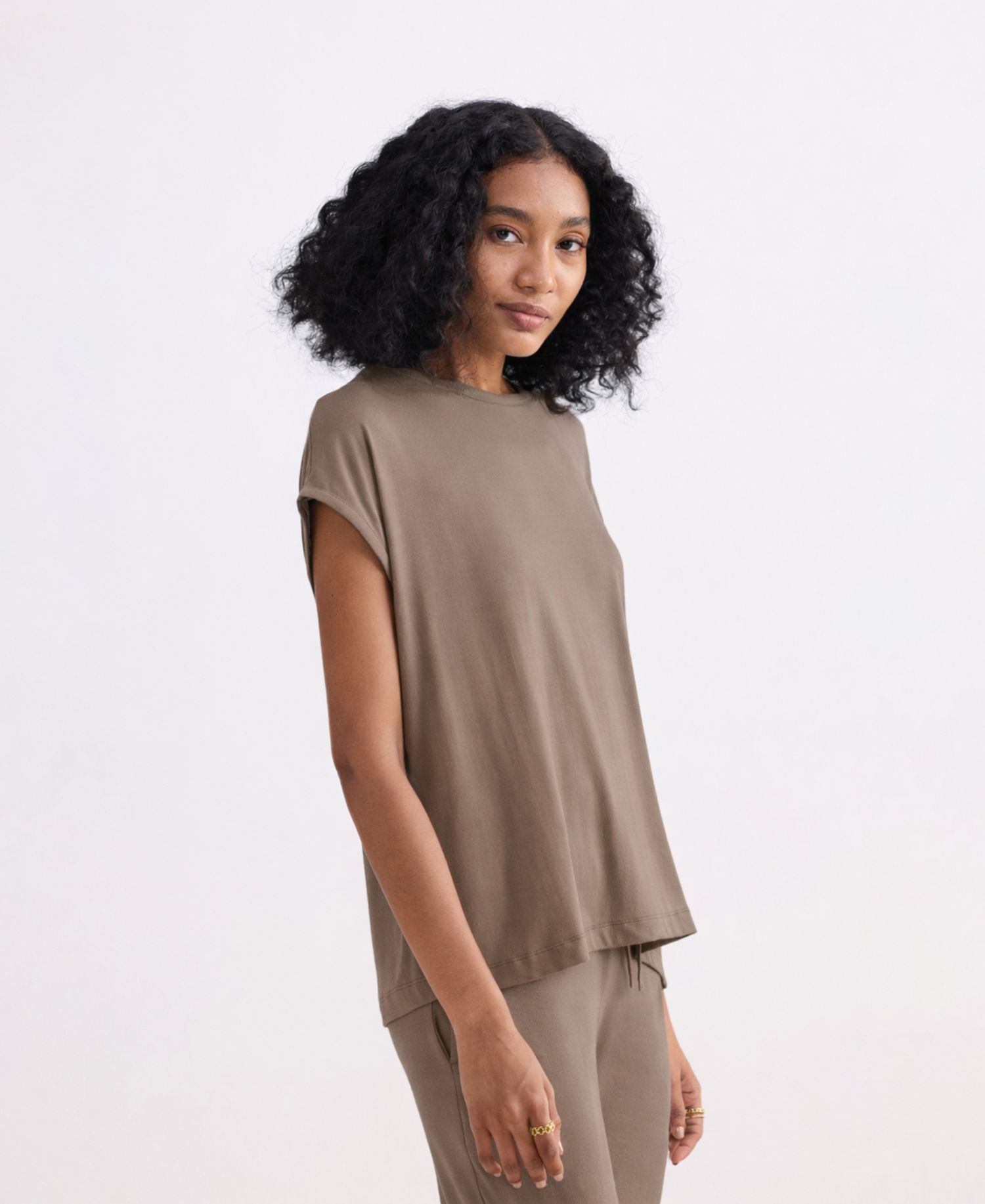 Women's Relaxed Tee in Earth Grey