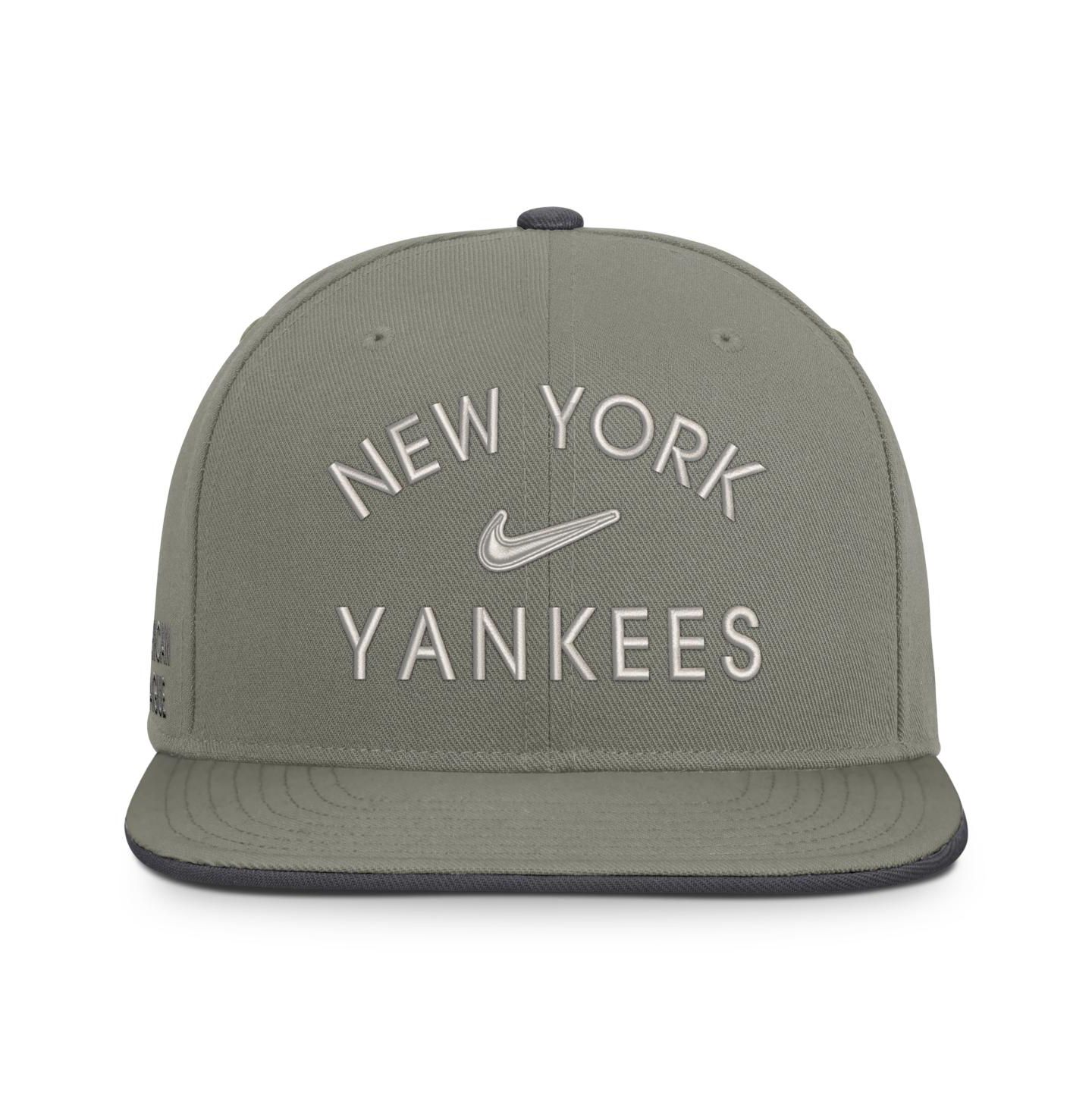 Мужская кепка Nike Olive New York Yankees Pro Dri-FIT Snapback Hat — фото 2