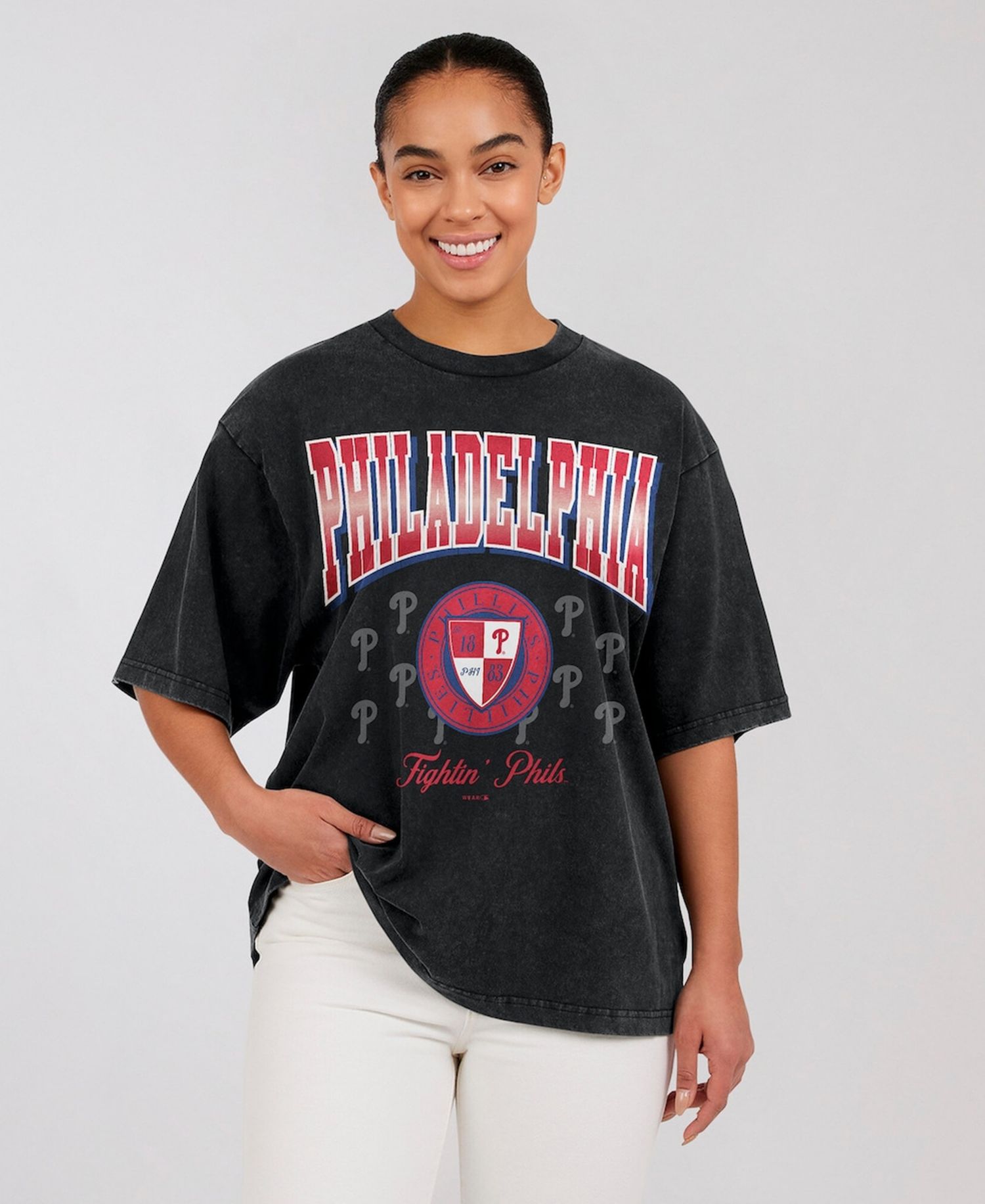 Women's Black Philadelphia Phillies Oversized Boyfriend T-Shirt