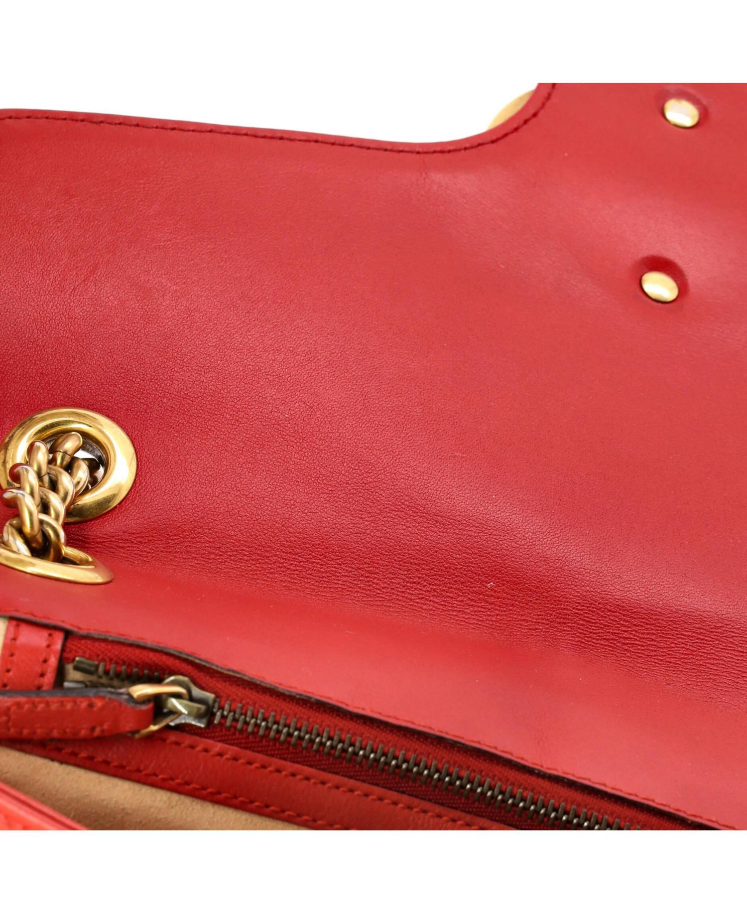 Medium GG Marmont Flap Bag Matelasse Leather