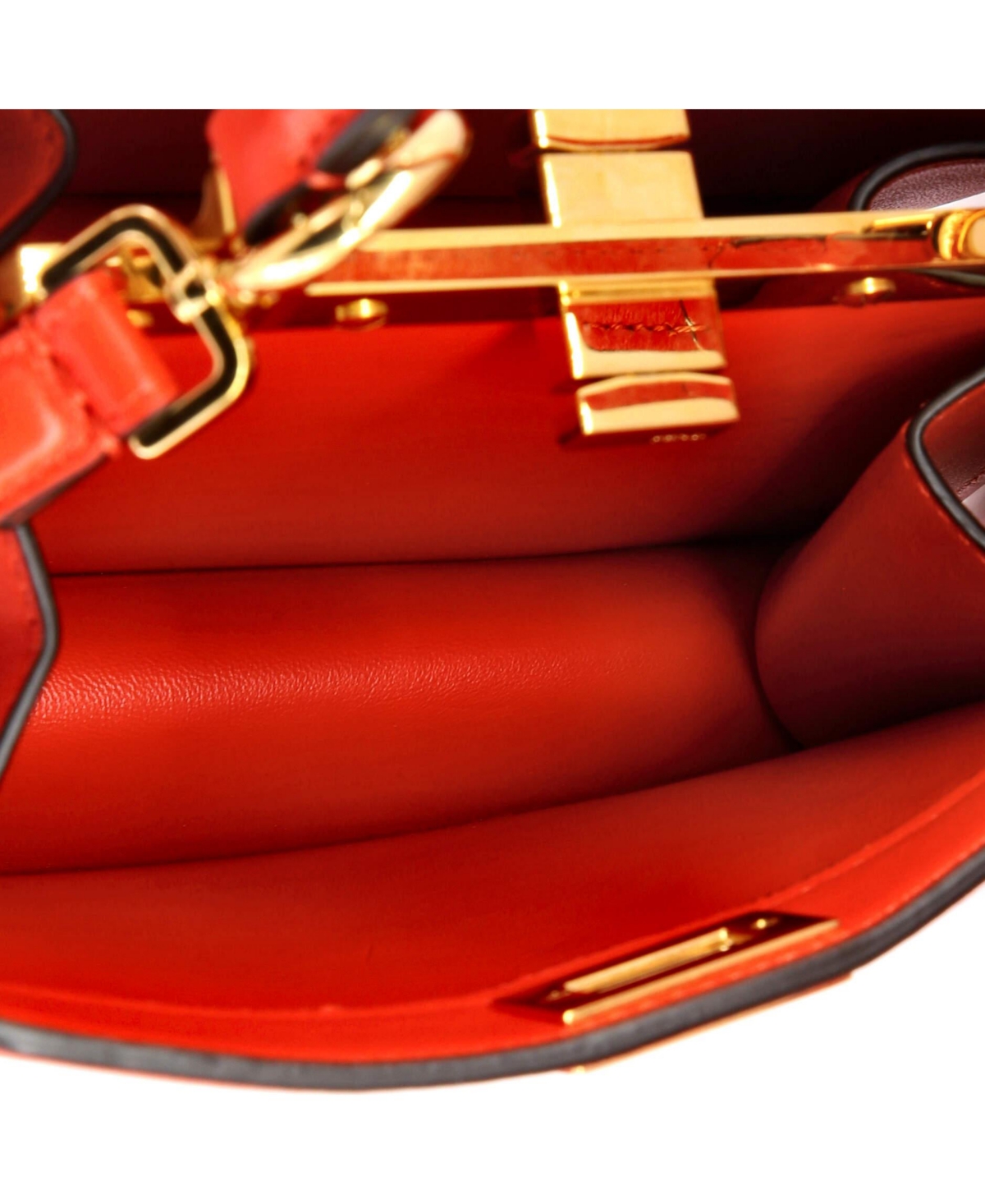 Pre-Owned Fendi Petite Peekaboo ISeeU Bag Leather