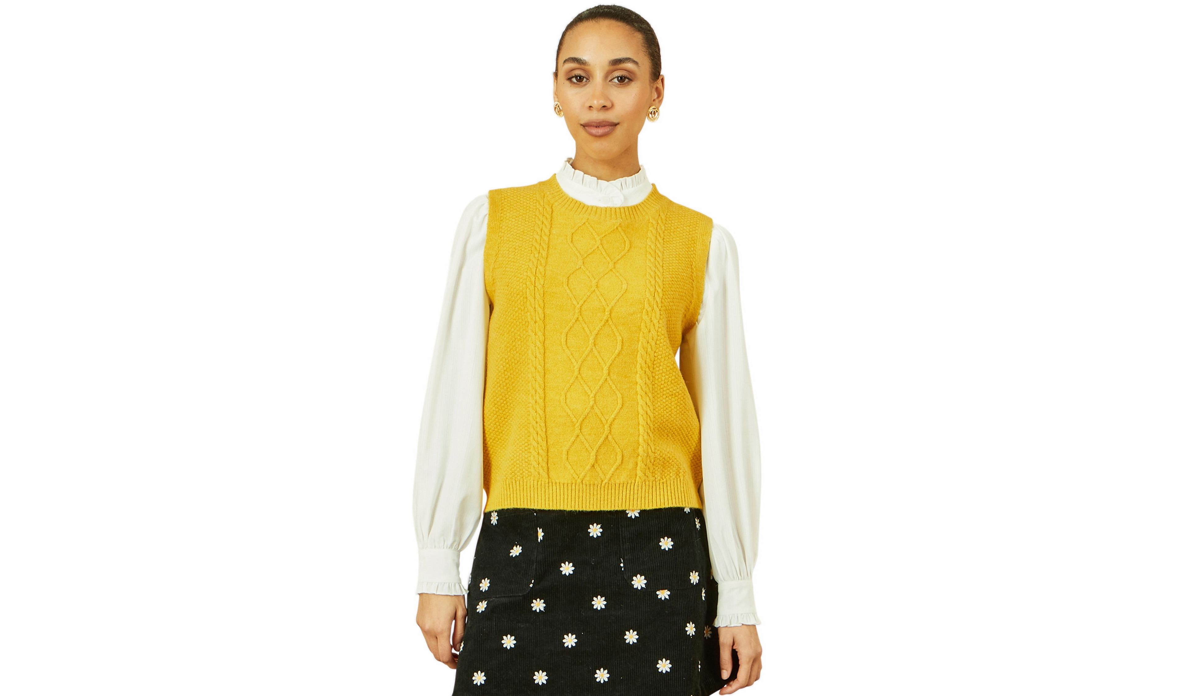 Yumi Women's Cable Knit Sleeveless Jumper