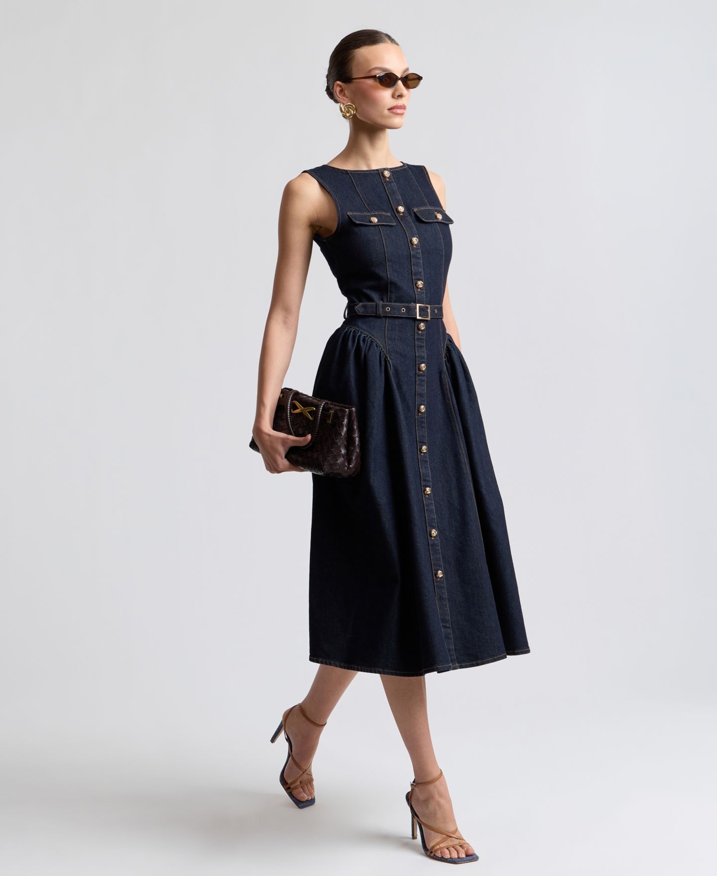 Женское платье Avec Les Filles Sleeveless Denim Midi, цвет: Dark Rinse — фото 3