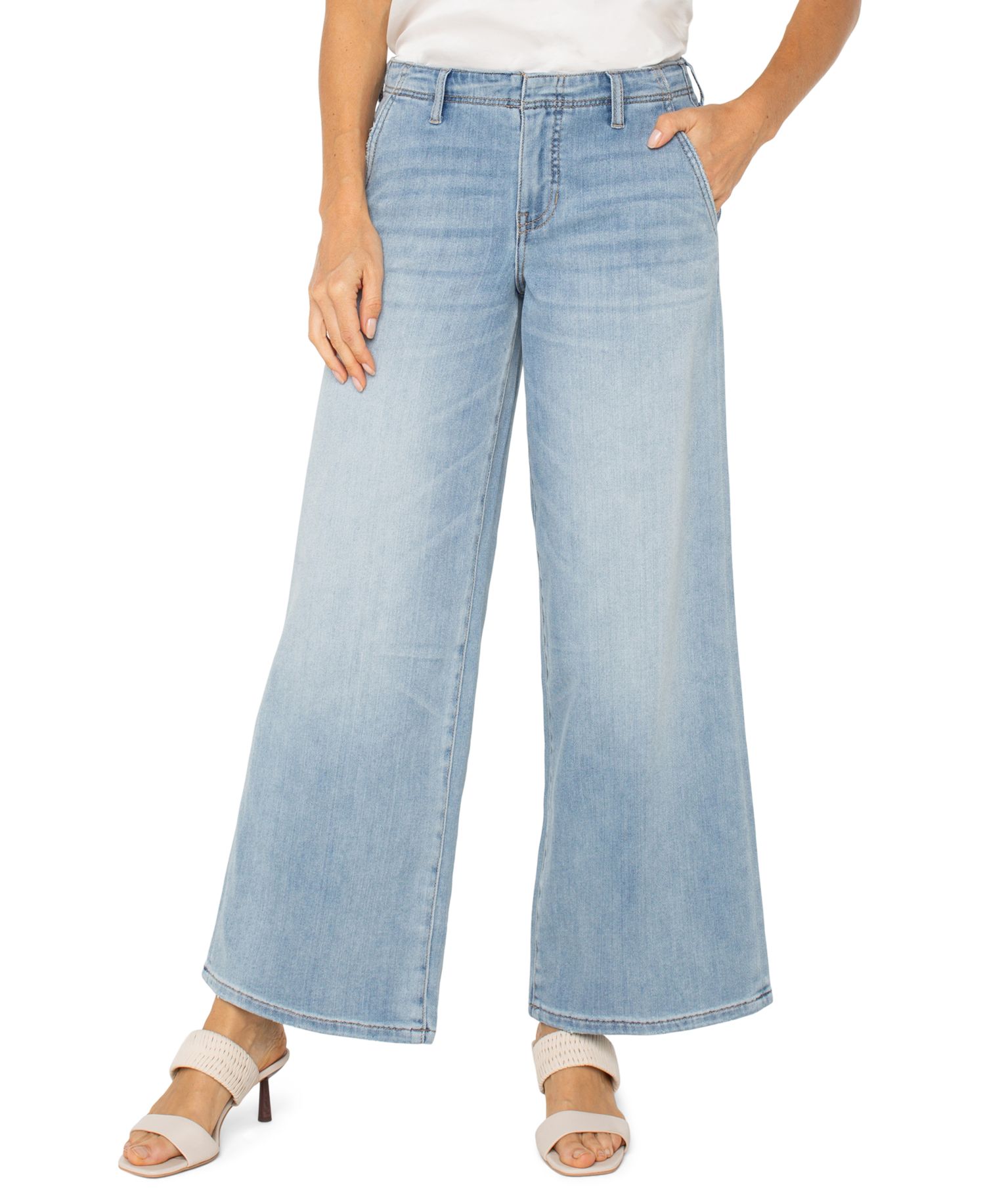 Petite Weekender Wide-Leg Jeans