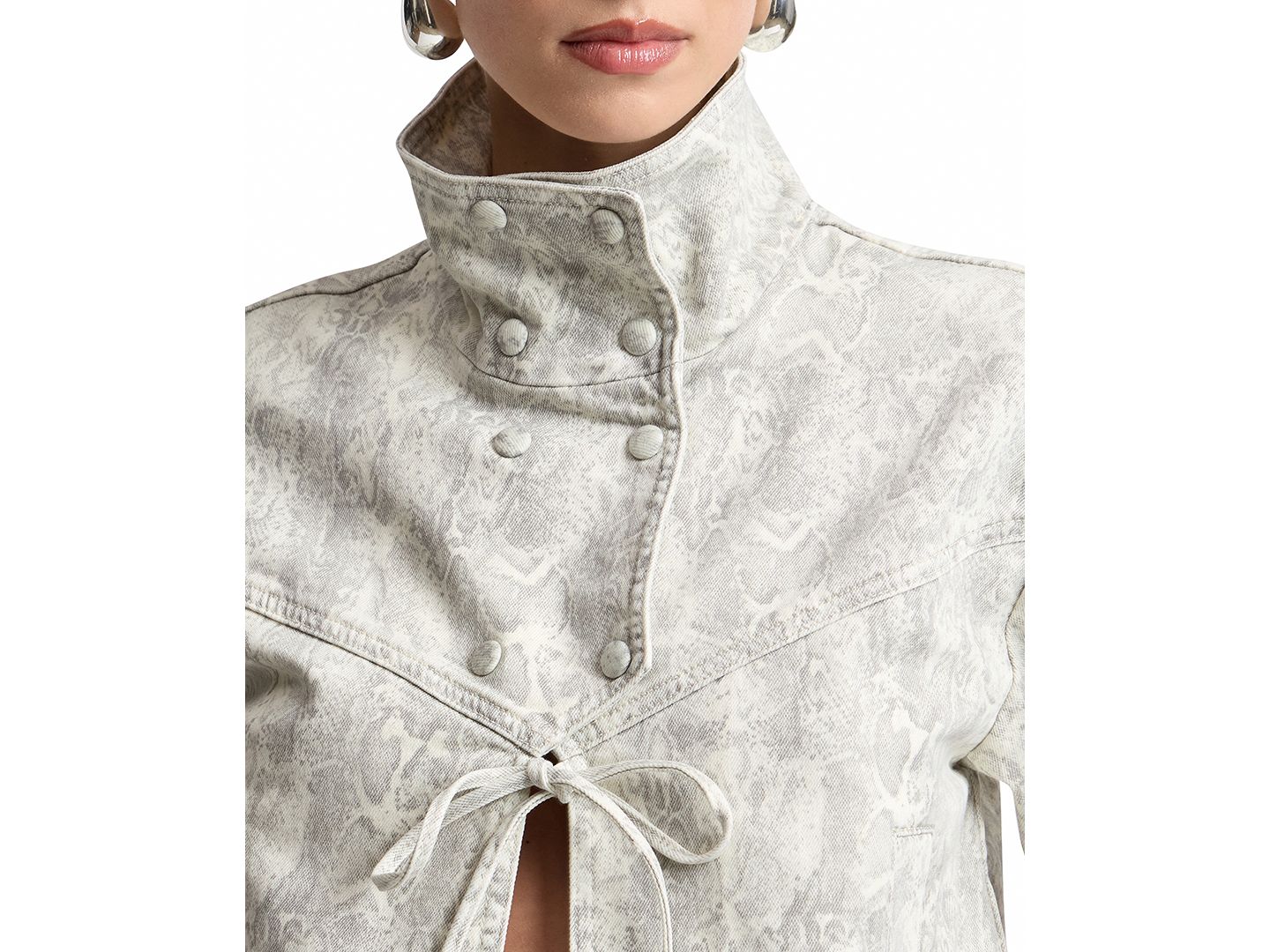 Женская куртка Avec Les Filles Snake Print Denim Jacket, цвет: Жёлтый кремовый — фото 4