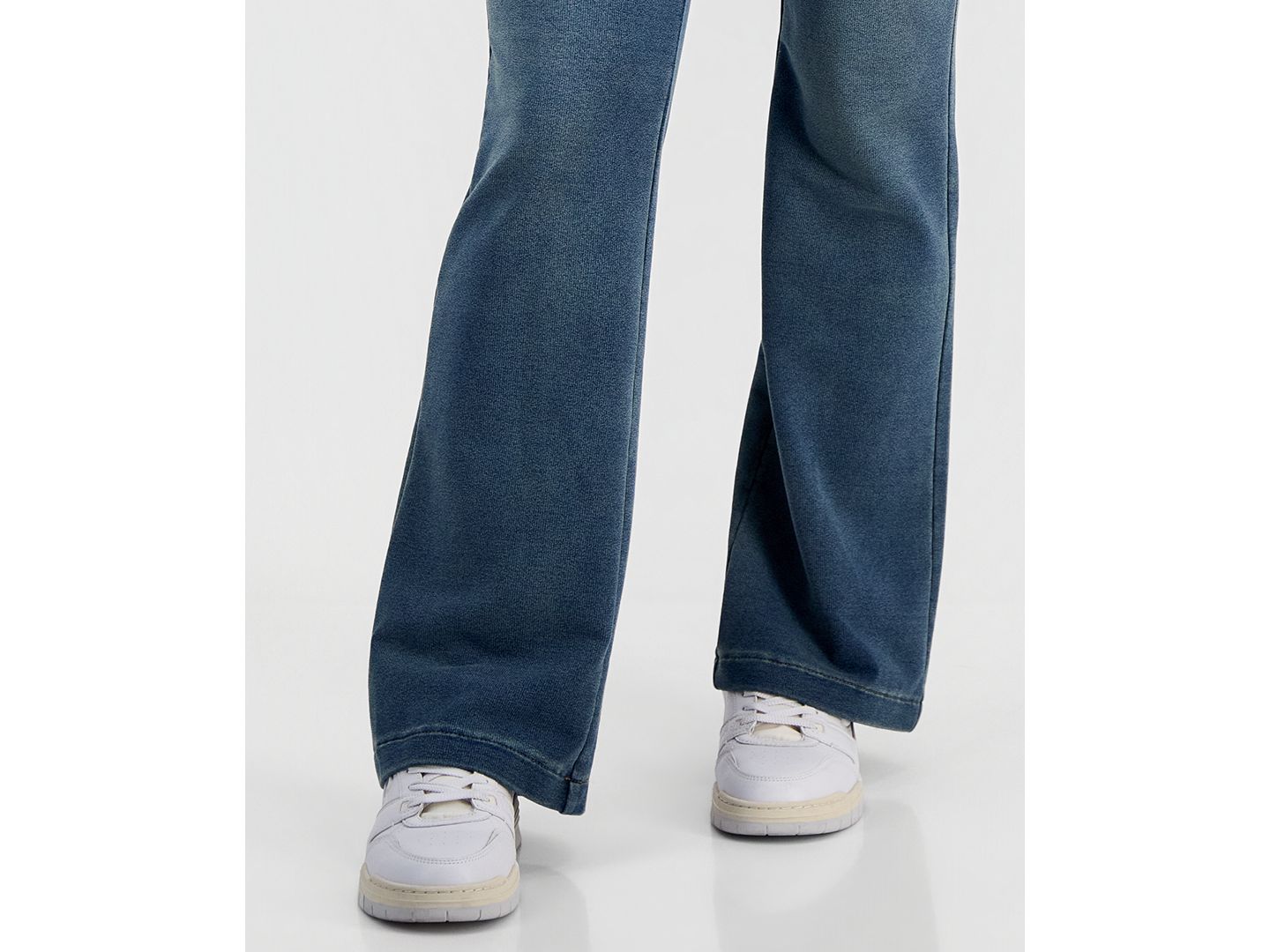 Женские джинсы Vanilla Star Juniors' Fleece-Knit Drawstring-Waist Bootcut, цвет: Hart — фото 5