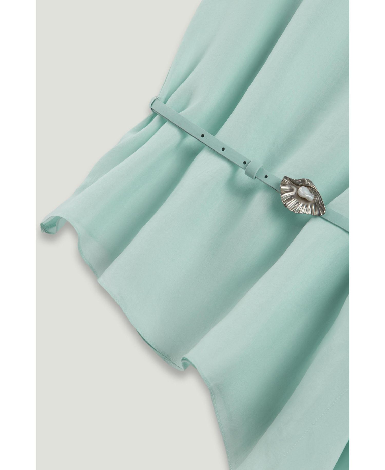 Women's Sleeveless Woven Blouse
