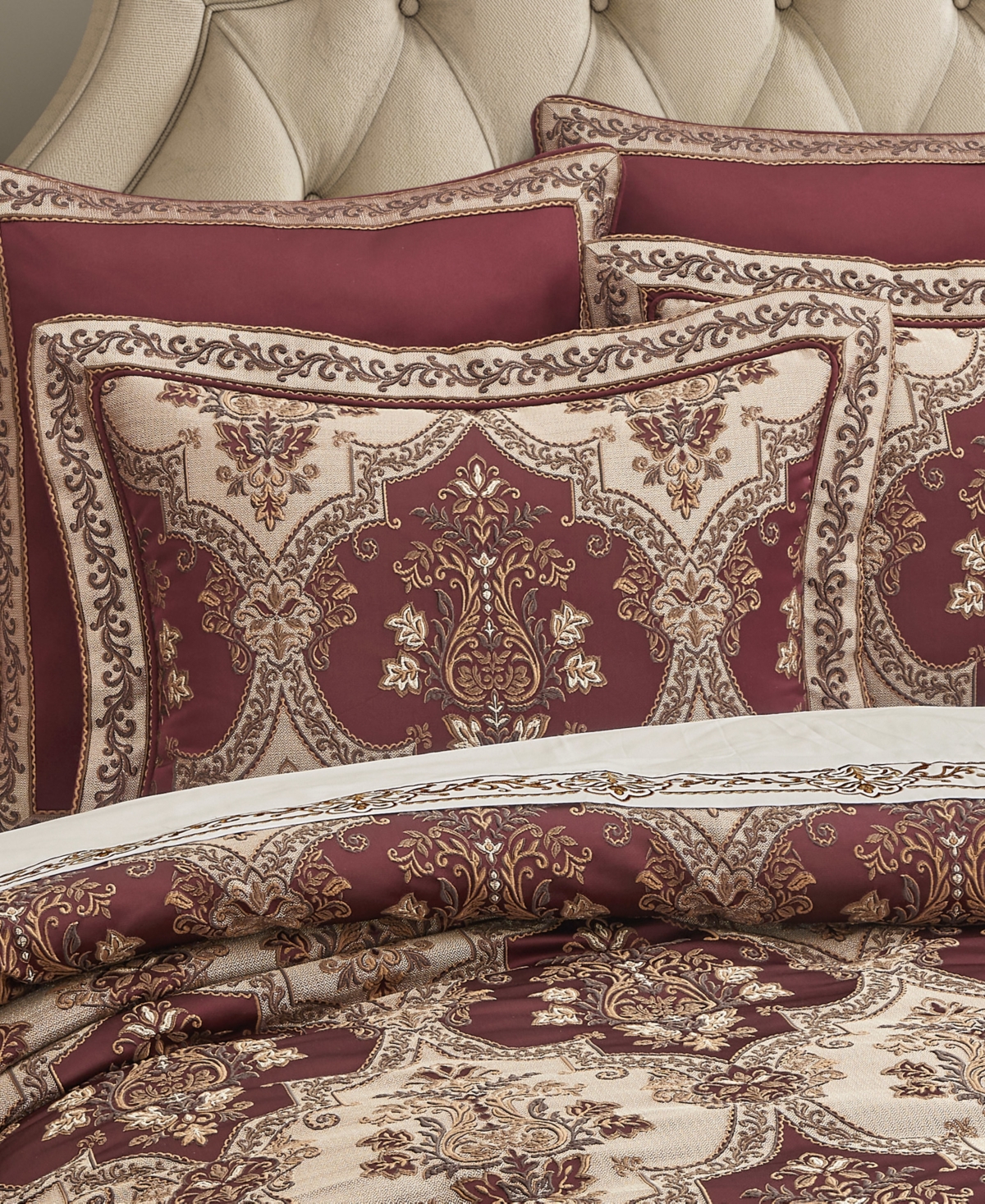 J Queen New York Phyllis Woven Damask 4-Piece Comforter Set, California King