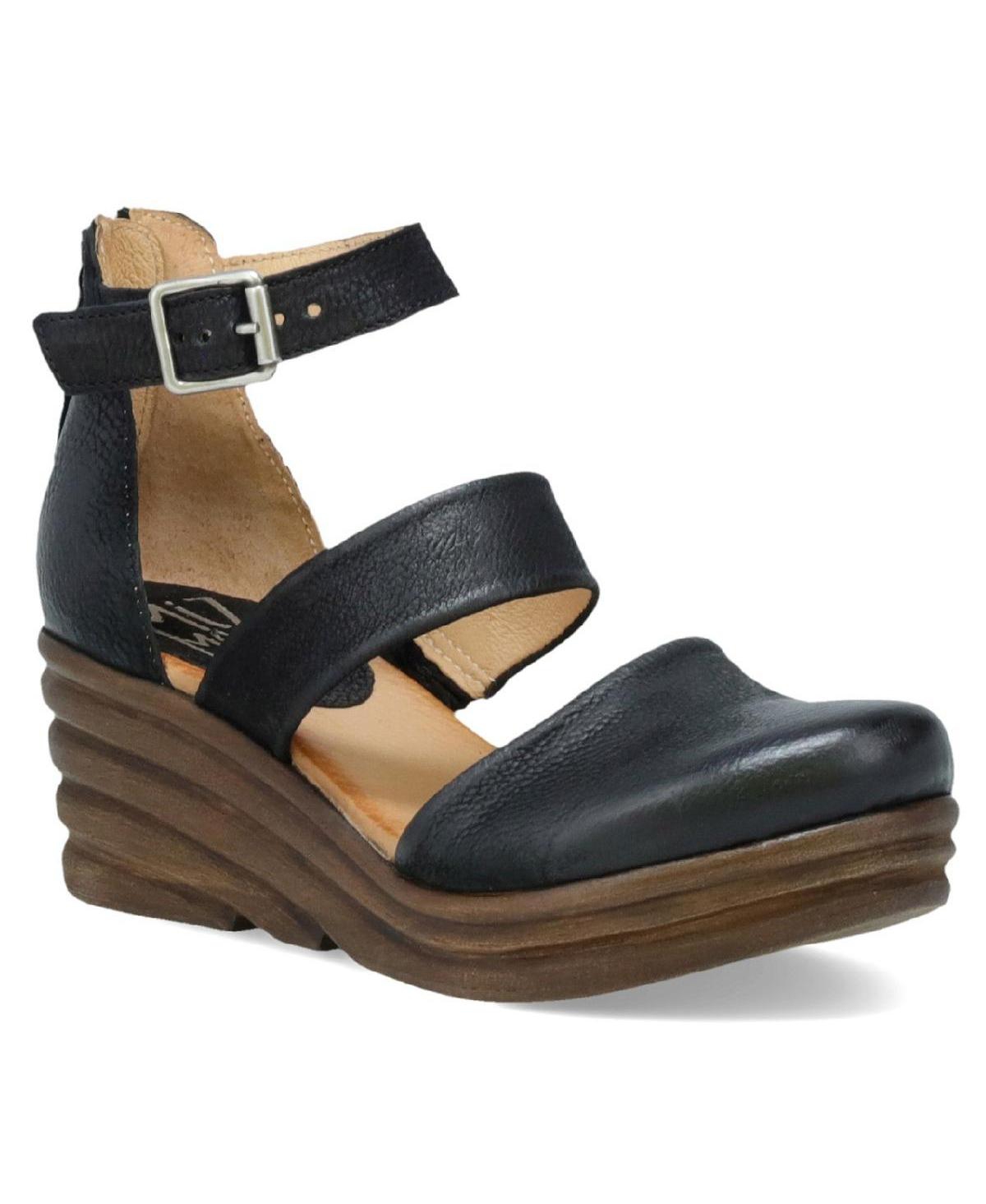 Miz Mooz Amia Women's Wedge Sandal