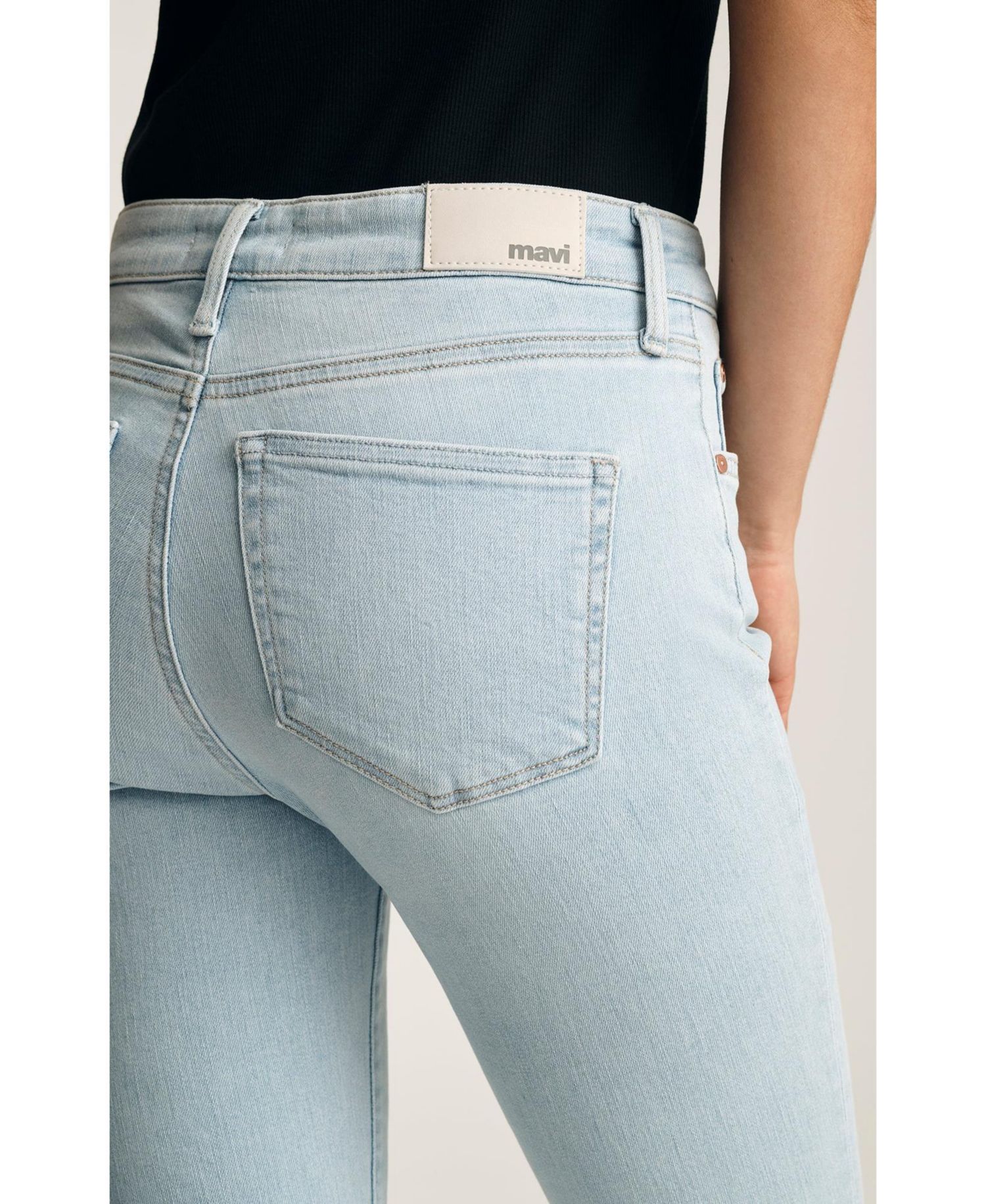 Women's Molly Mid Rise Bootcut Bootcut In Bleached Flex Blue