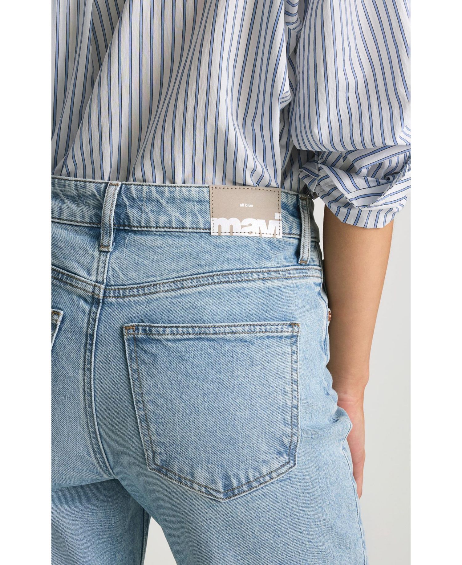 Women's New York High Rise Straight Leg In Lt Brushed Classic Blue