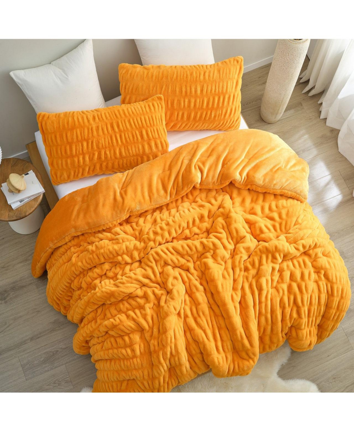 Coma Inducer Wrinkle Rolls Chunky Bunny -Oversized Comforter Set