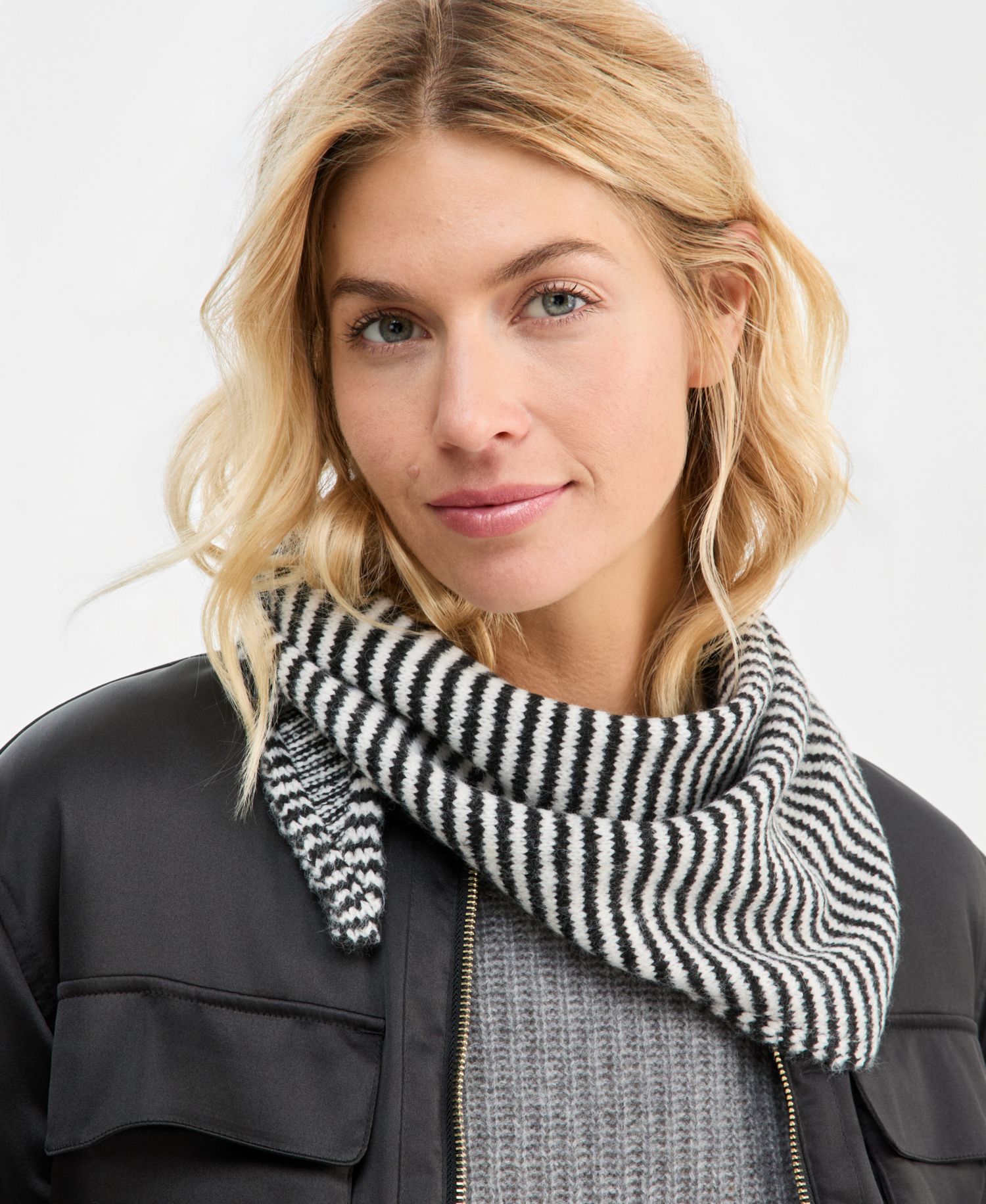 Women's Striped Triangle Scarf