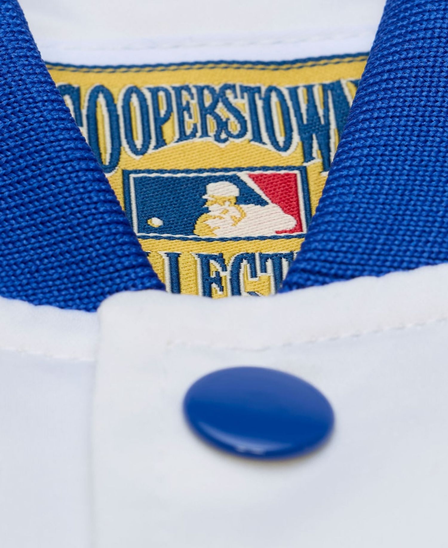 Men's White Chicago Cubs Cooperstown Collection Arctic Lightweight Satin Full-Snap Jacket