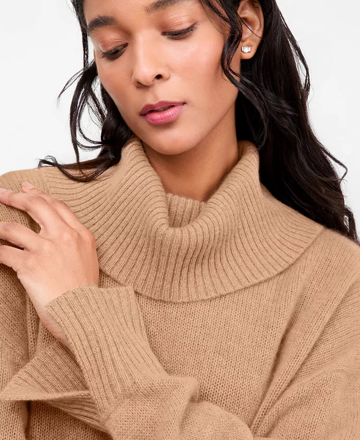 Women's 100% Cashmere Relaxed Turtleneck Sweater - thumbnail 3