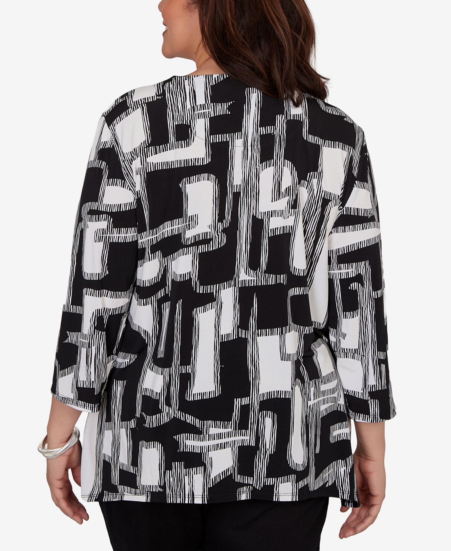 Plus Size Geo Boxes Puff Printed Top with Necklace