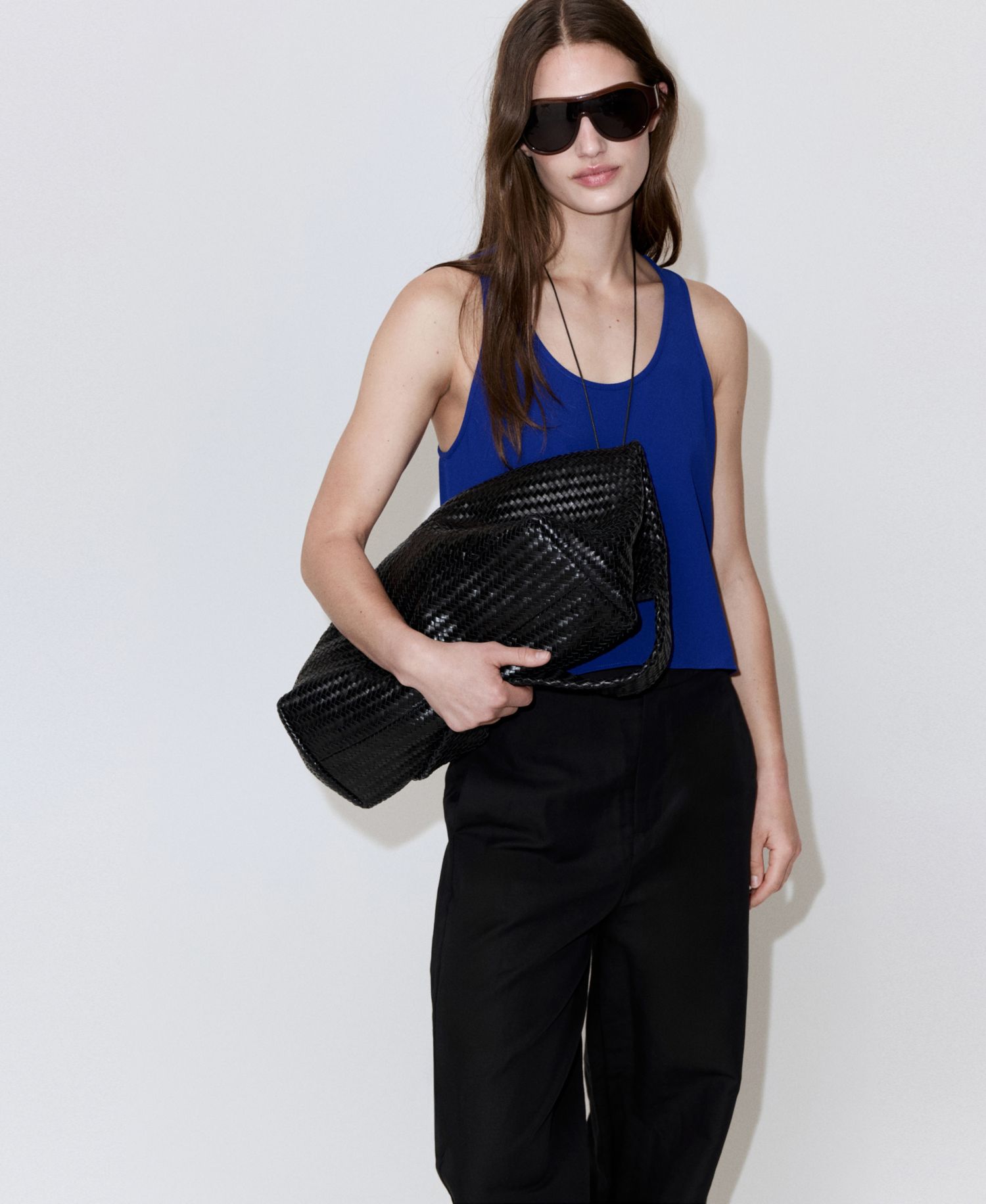 Women's Round Neckline Crop Top