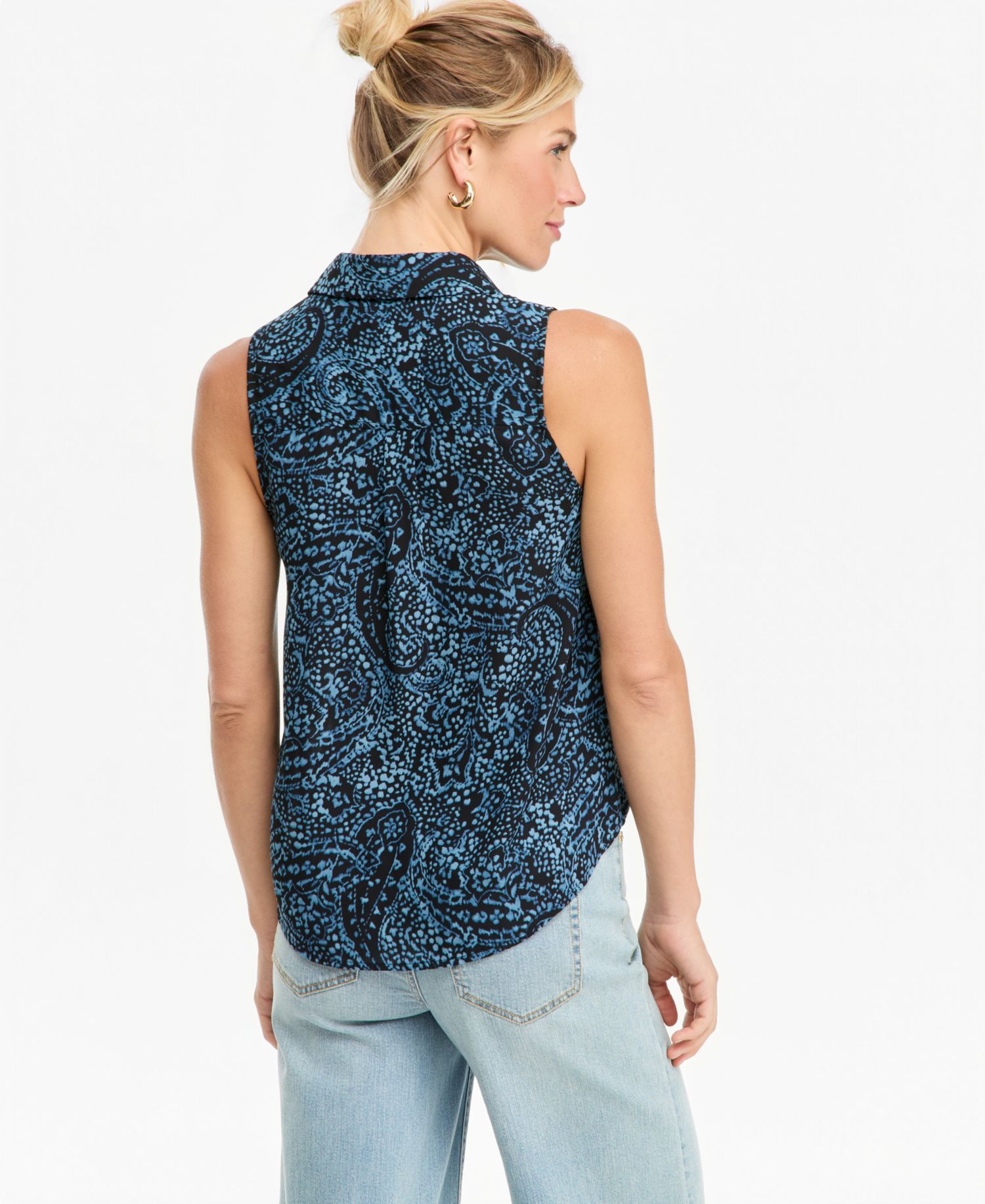 Women's Paisley Sleeveless Button-Down Blouse