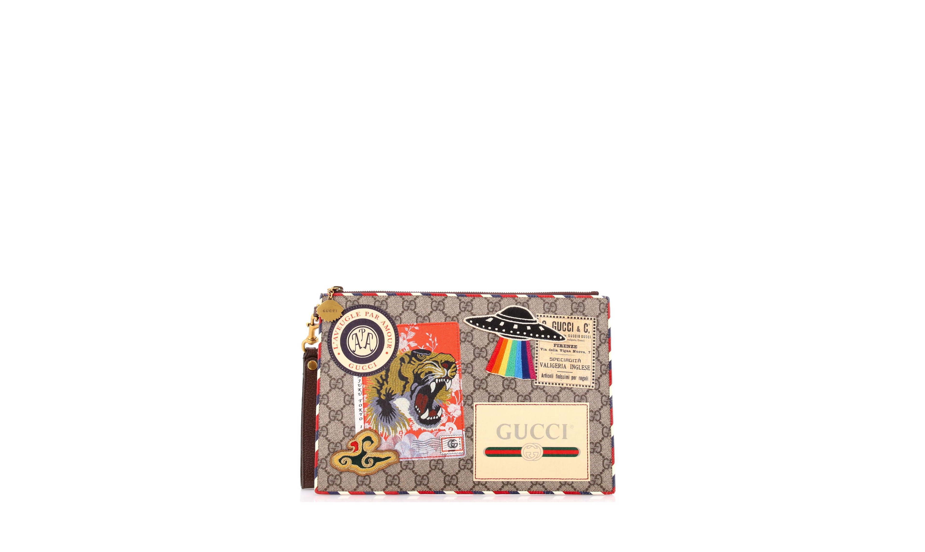 Pre-Owned Gucci Courrier Pouch Gg Coated Canvas with Applique