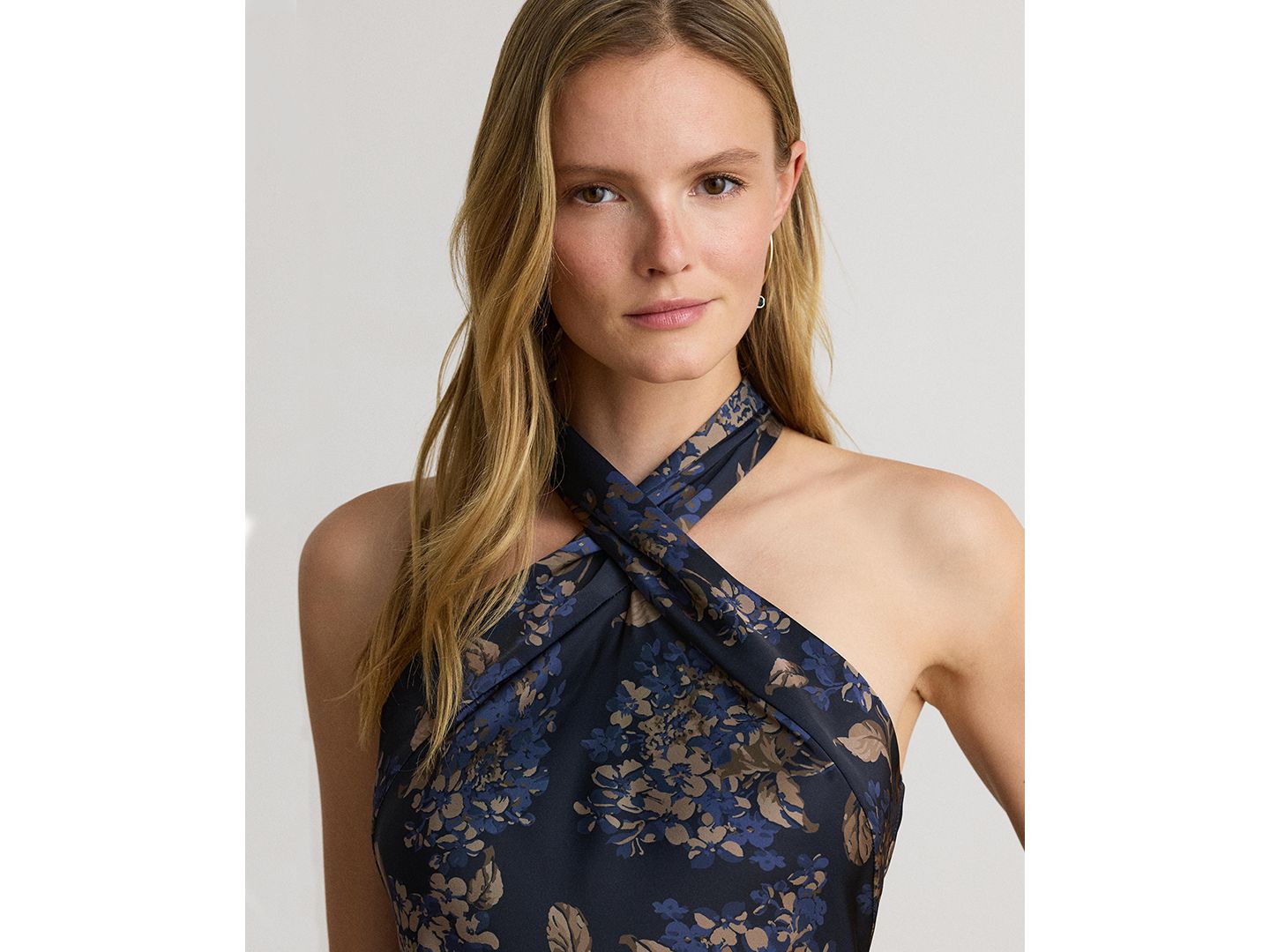 Женское платье Lauren Ralph Lauren Floral Tie-Neck Halter Cocktail, цвет: Тёмно-синий разноцветный — фото 3