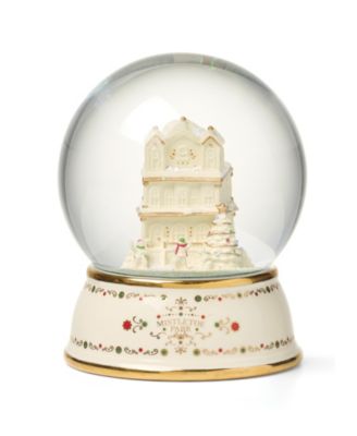 NEW FOR 2026! Mistletoe Park Snow Globe
