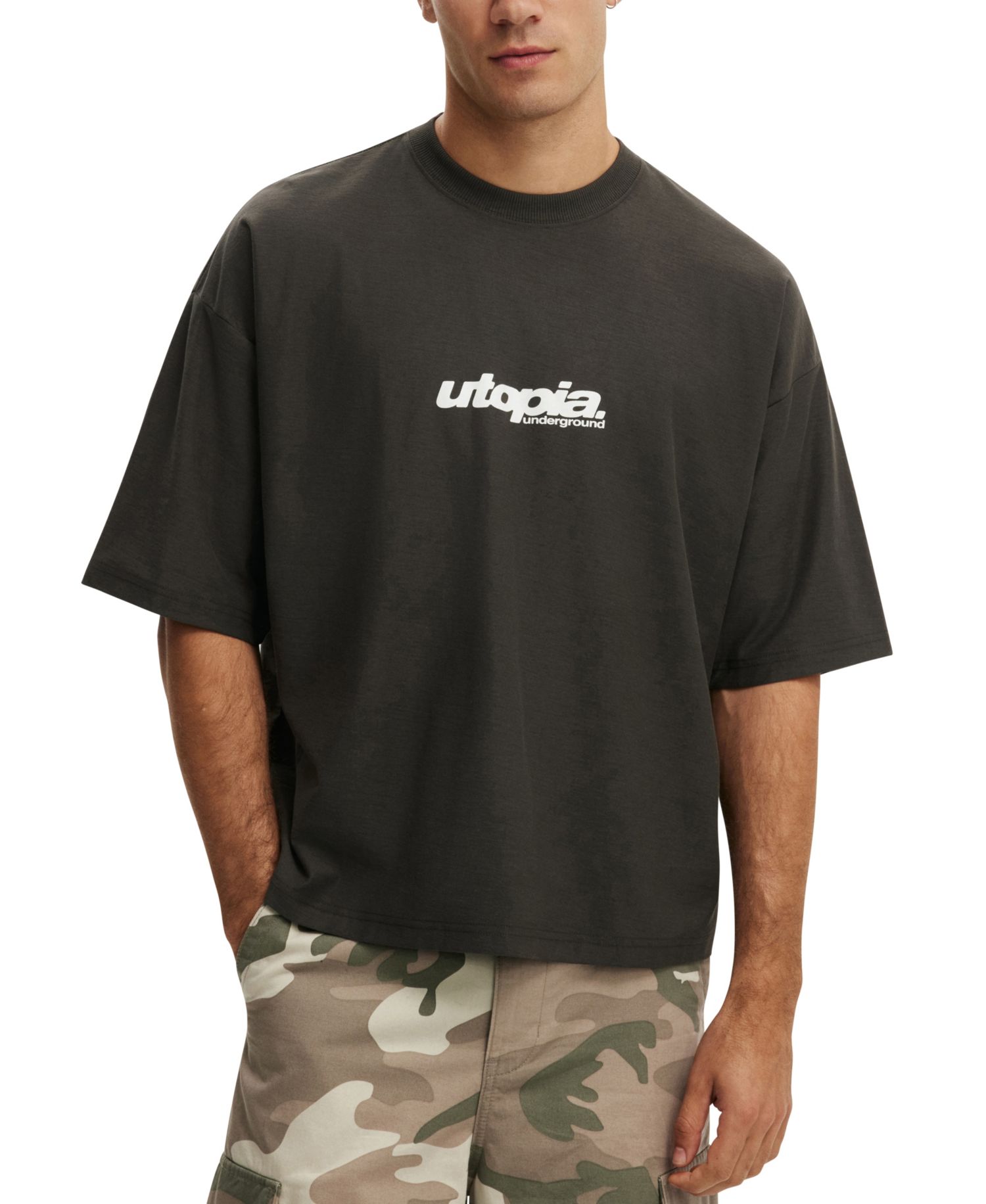 Men's Cropped Boxy-Fit Silhouette Graphic Crewneck T-Shirt