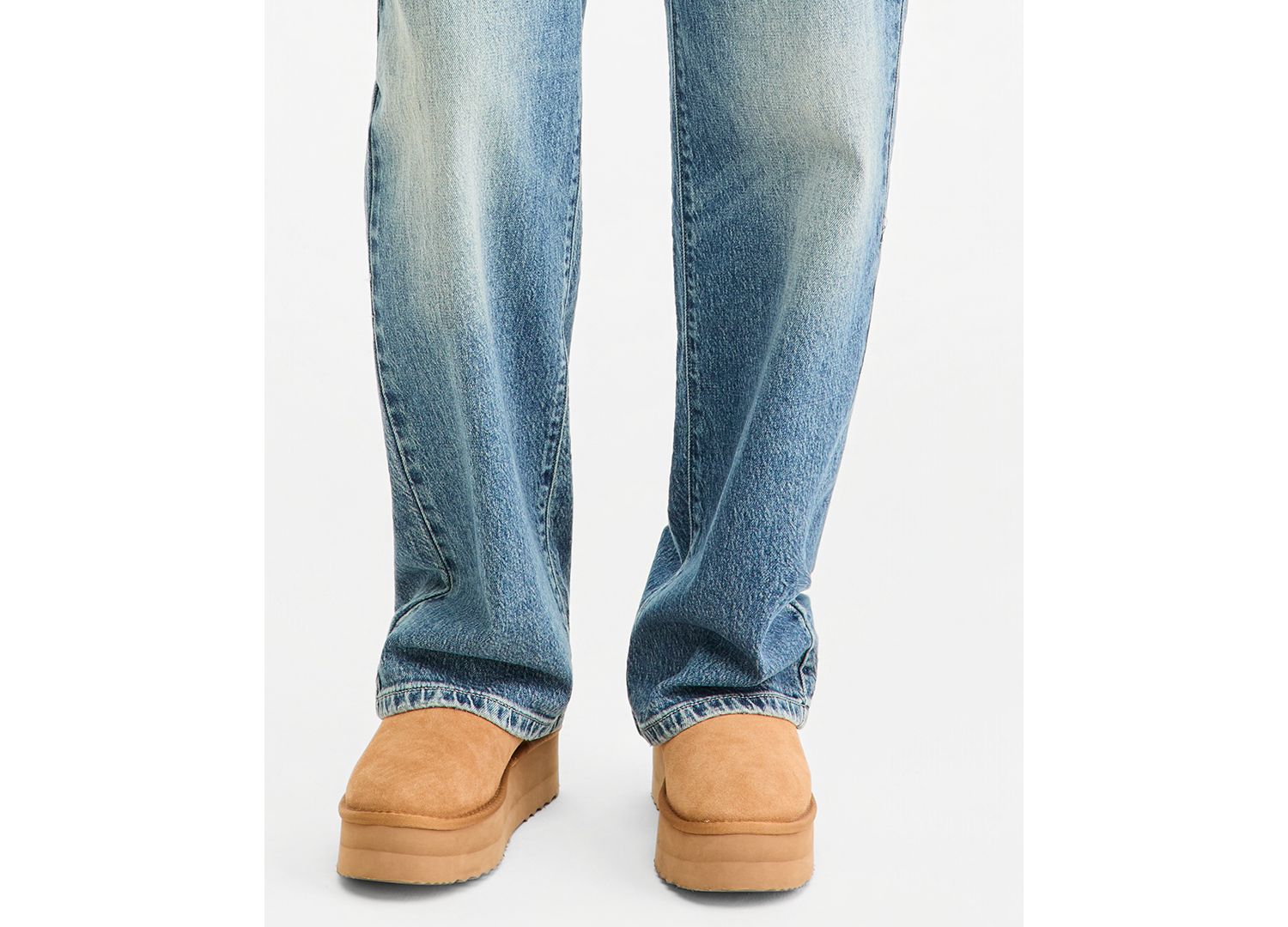 Juniors' V-Pitch Straight-Leg Jeans