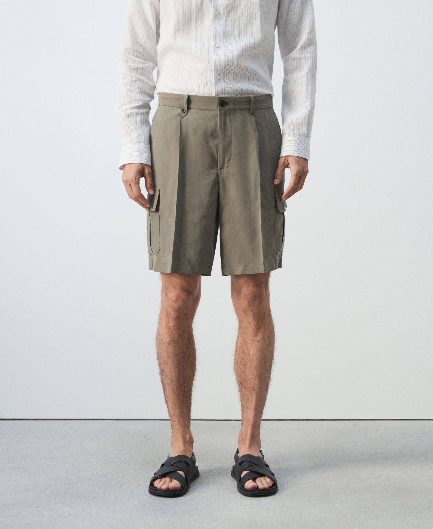Мужские шорты Mango Modal Blend 9.06" Cargo Bermuda, цвет: Норковый серый — фото 2