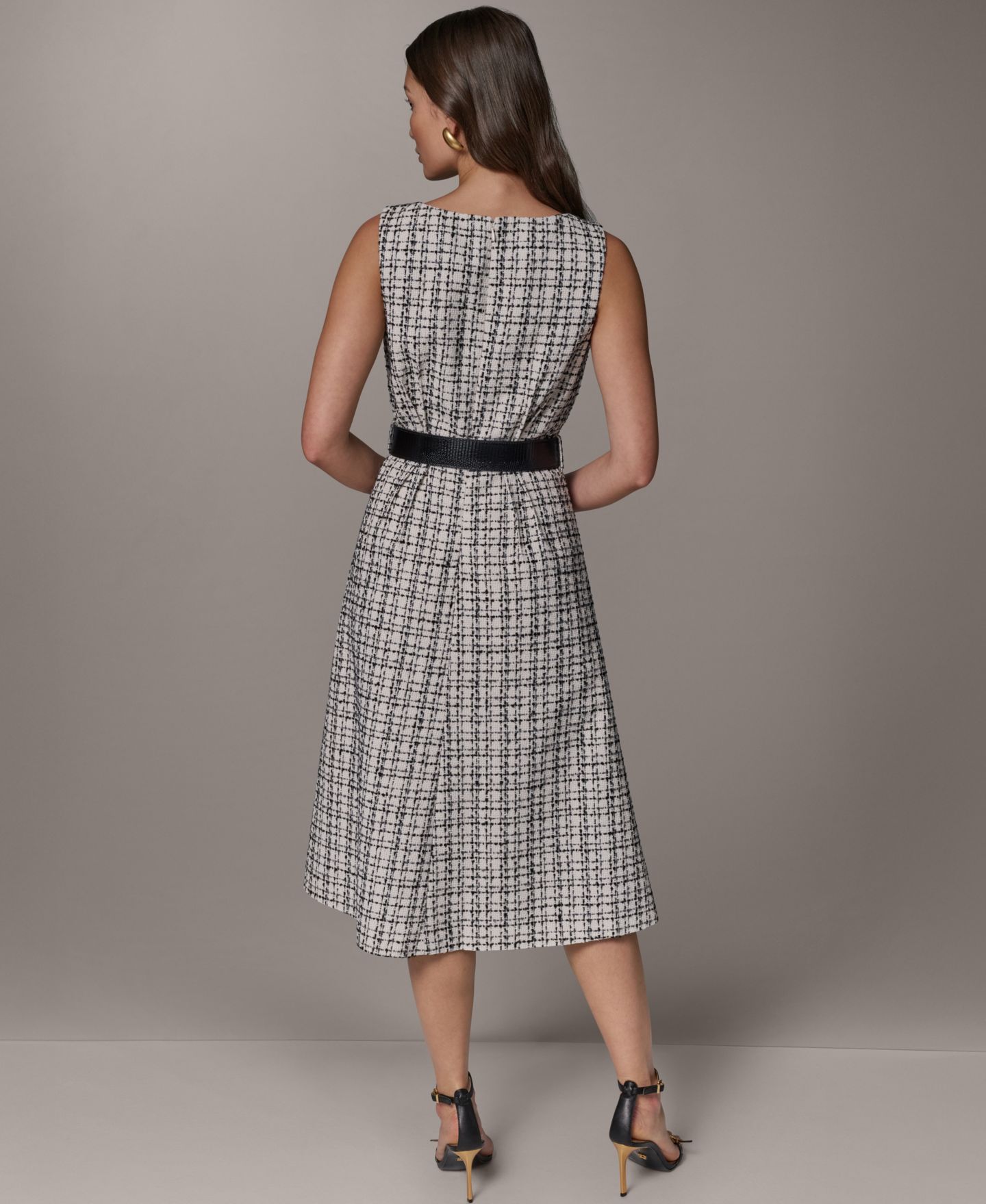 Женское платье Donna Karan New York Sleeveless Plaid Tweed Belted A-Line, цвет: Кремовый / Чёрный — фото 5