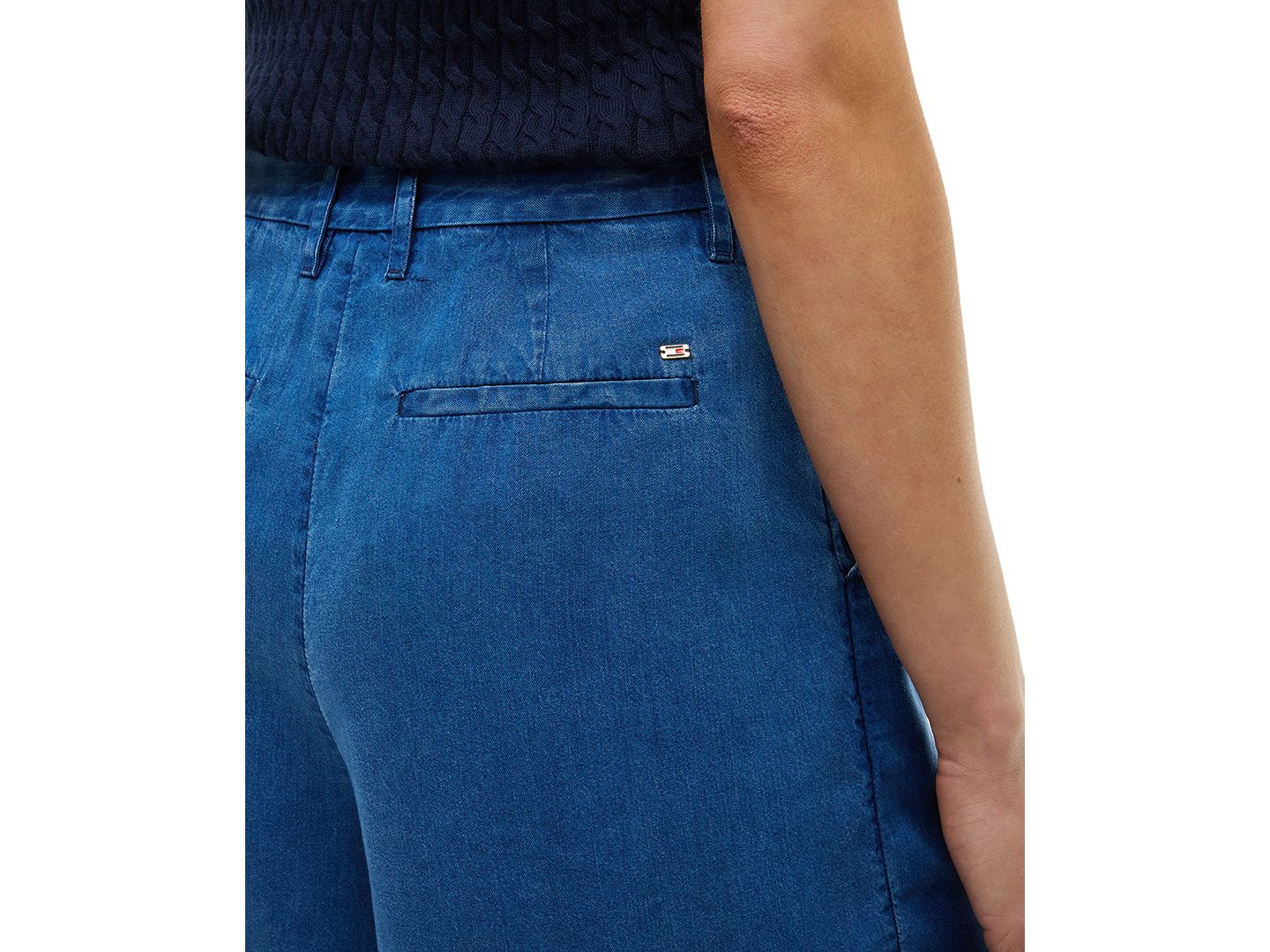 Женские шорты Tommy Hilfiger High-Waisted Pleated Chambray, цвет: Синий — фото 3