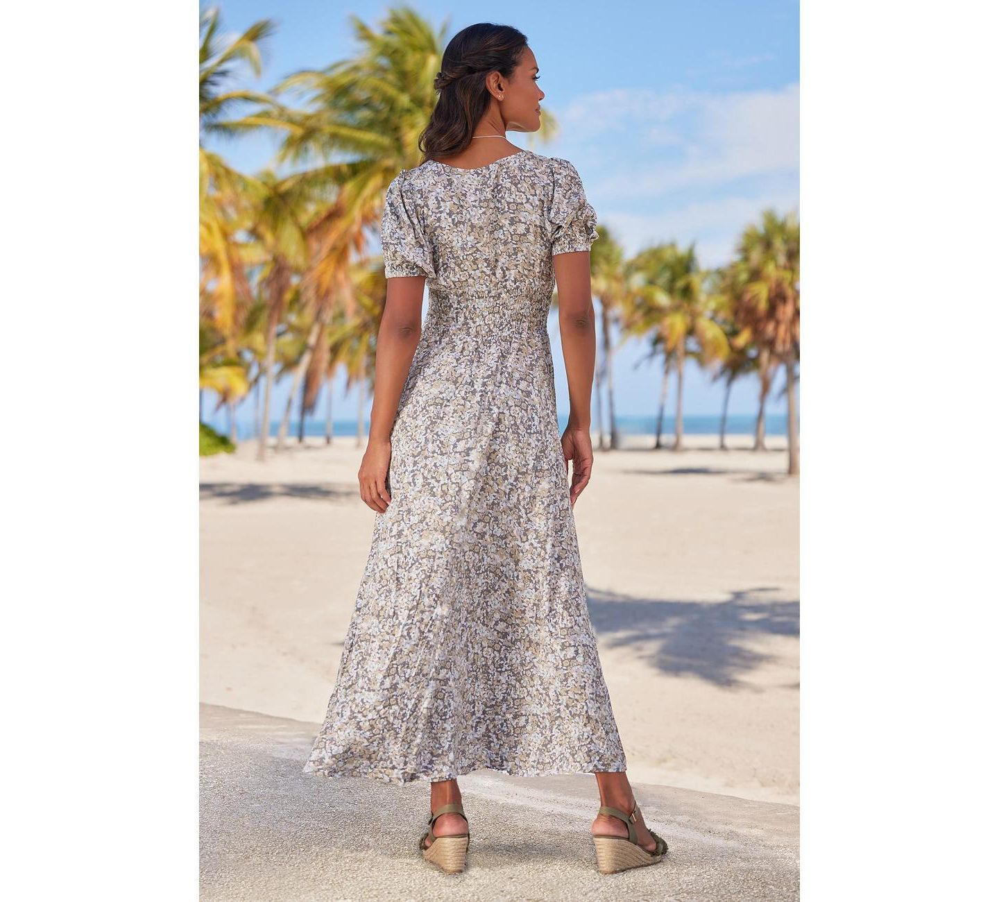 Женское платье Lascana Viscose Floral Print V-Neck Smocked-Waist Maxi — фото 4