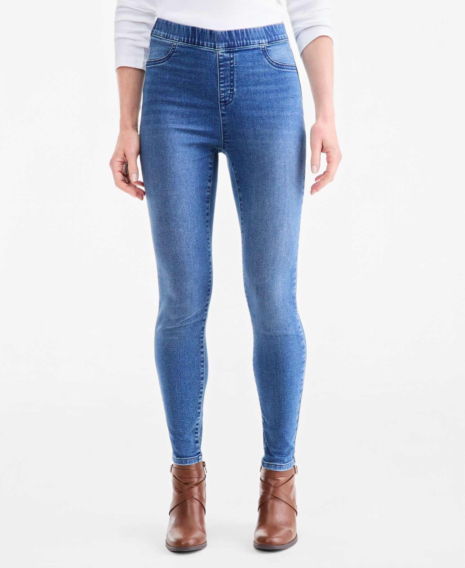 Petite Mid-Rise Pull On Jeggings