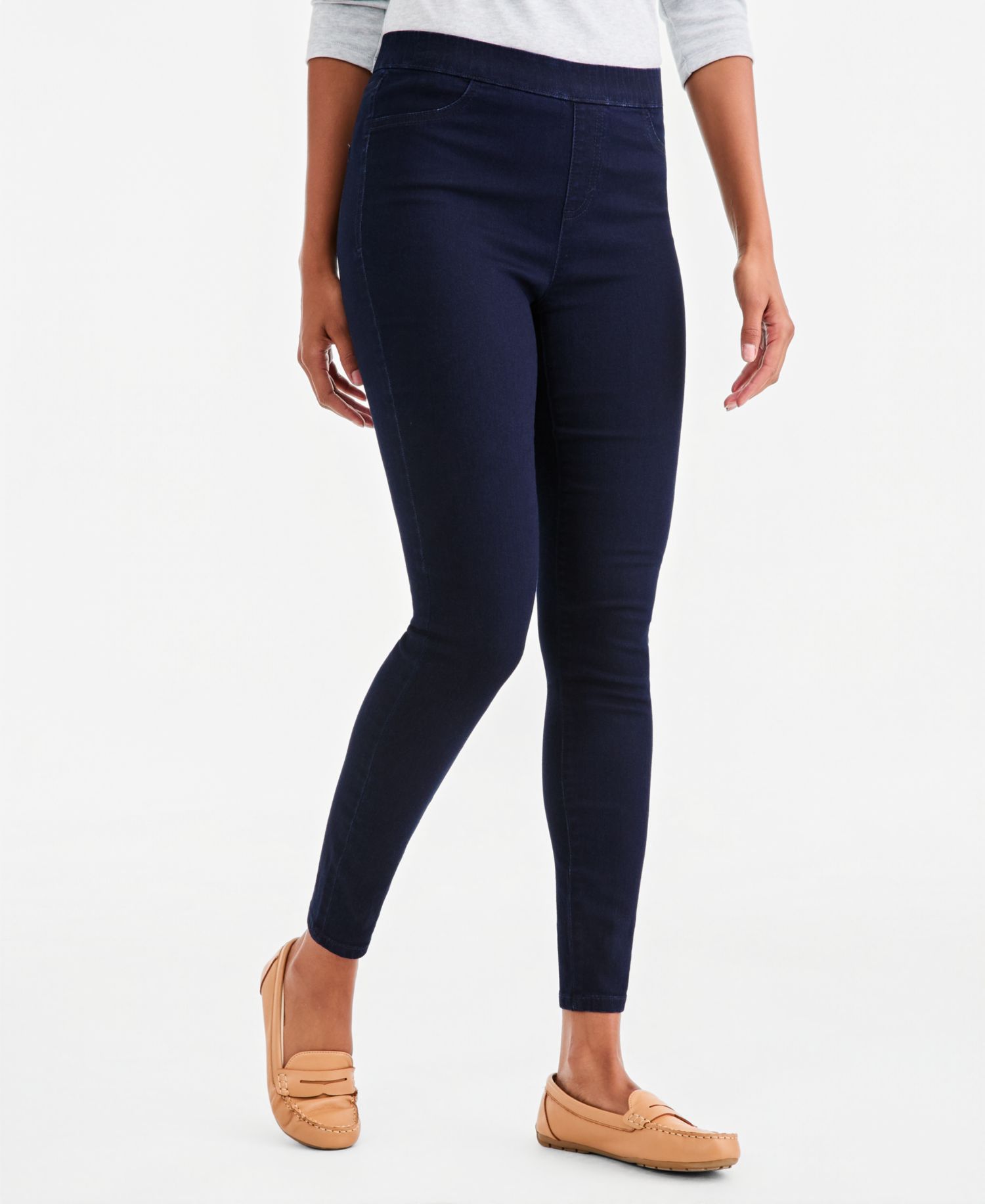 Petite Mid-Rise Pull On Jeggings