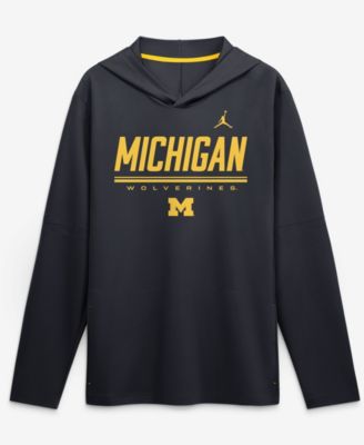 Men's Navy Michigan Wolverines 2026 Sideline Lightweight Dri-FIT Long Sleeve Hooded Sweatshirt