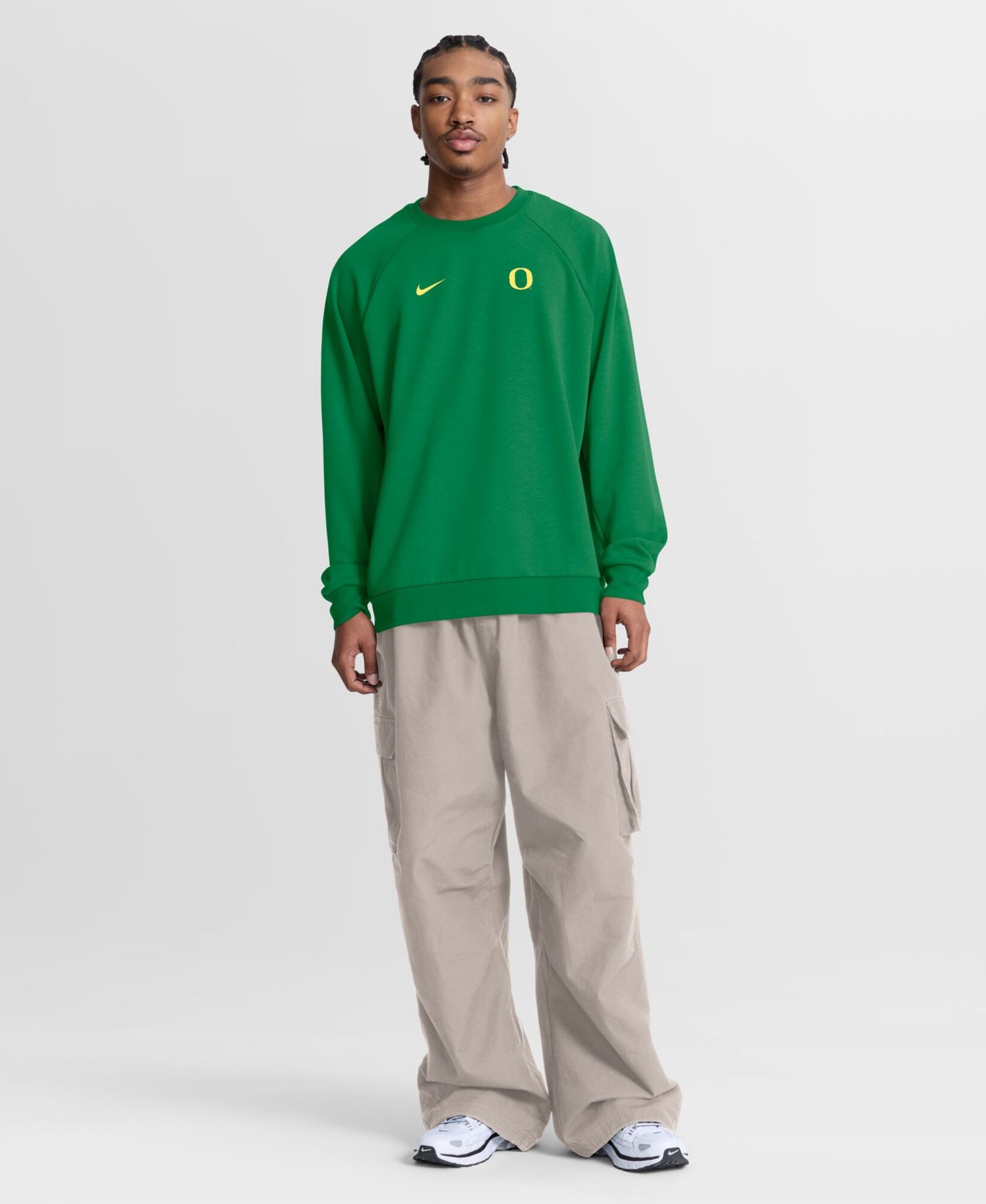 Men's Green Oregon Ducks Premium Performance Raglan Dri-FIT Sweatshirt