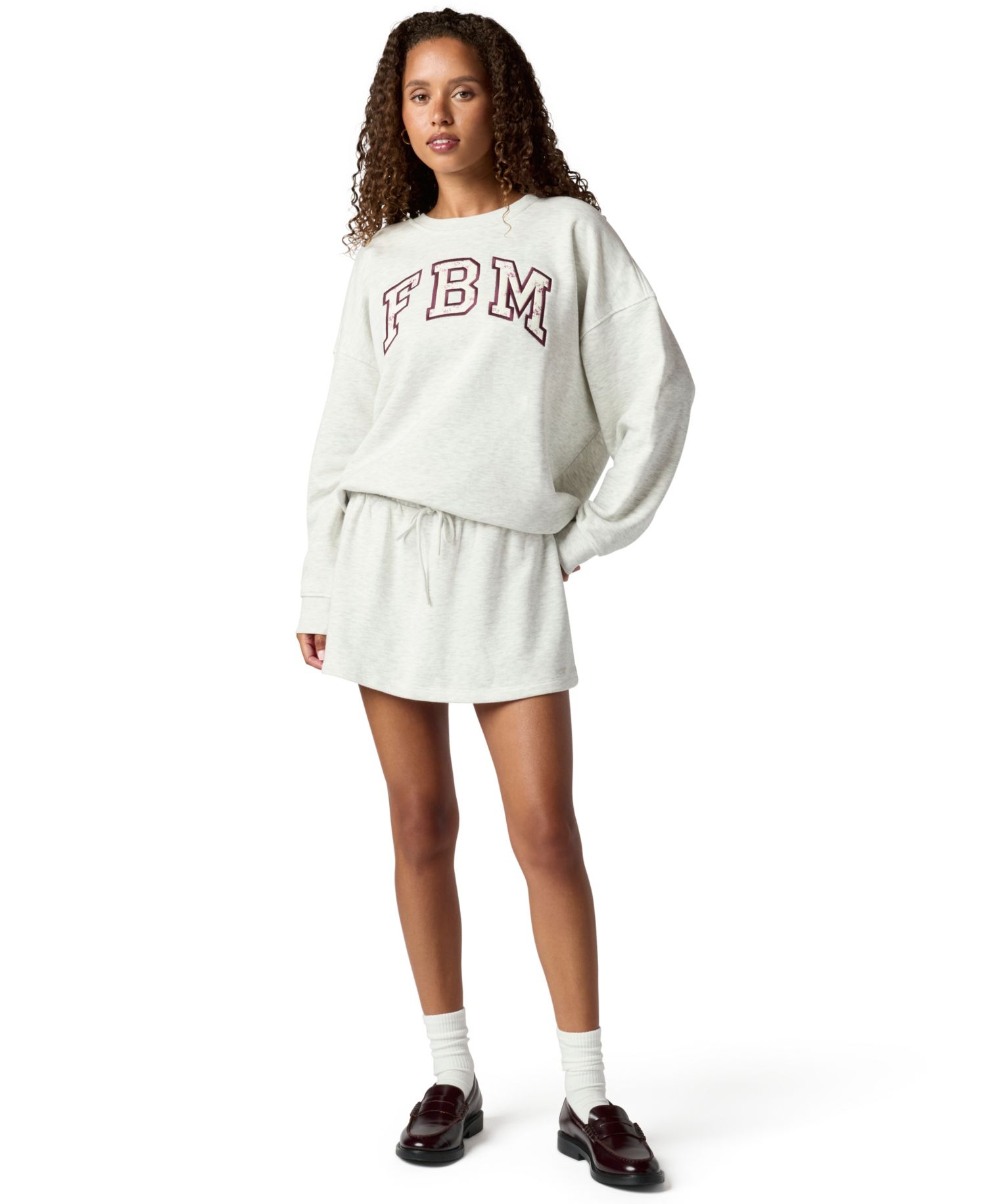 Juniors' Oversized Graphic Crewneck Sweatshirt