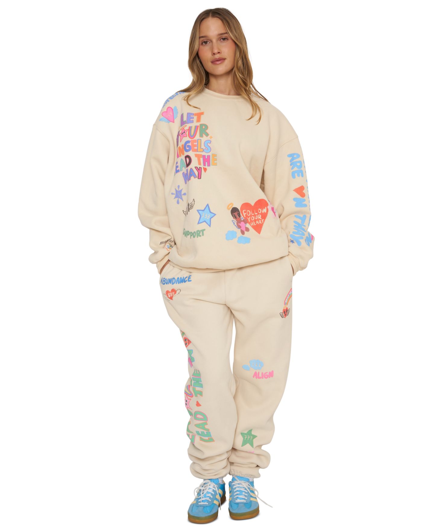 Женская толстовка Mayfair Juniors' Angels Lead Graphic Oversized Fleece Crewneck, цвет: Кремовый — фото 2