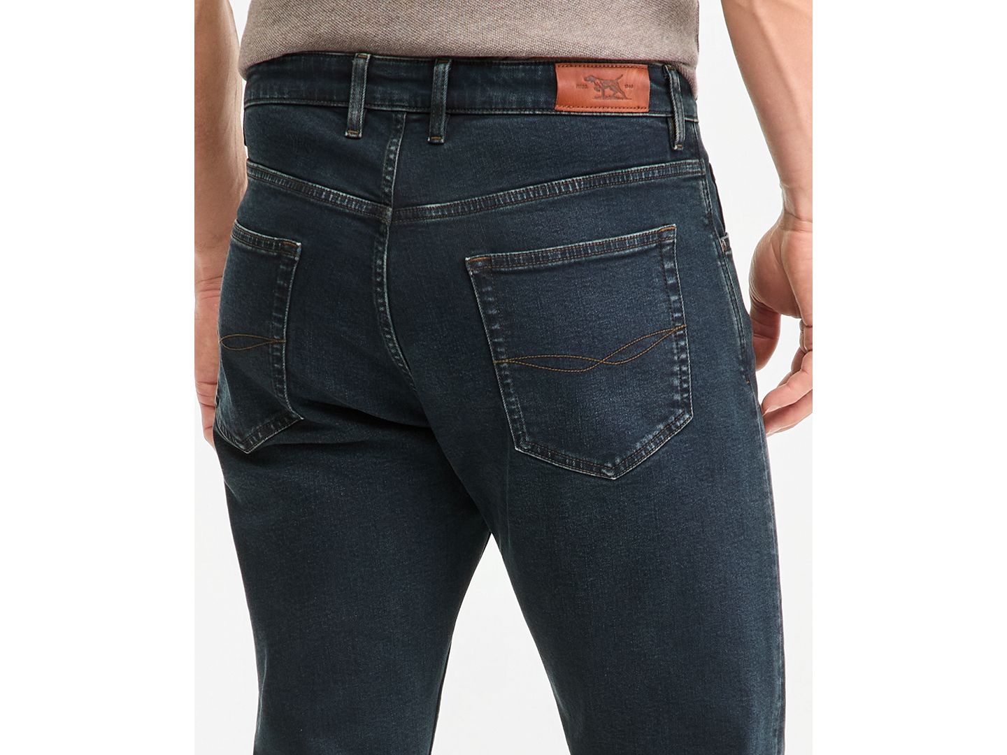 Мужские джинсы Rodd & Gunn Linden Relaxed Denim Jeans, цвет: Синий / Чёрный — фото 5