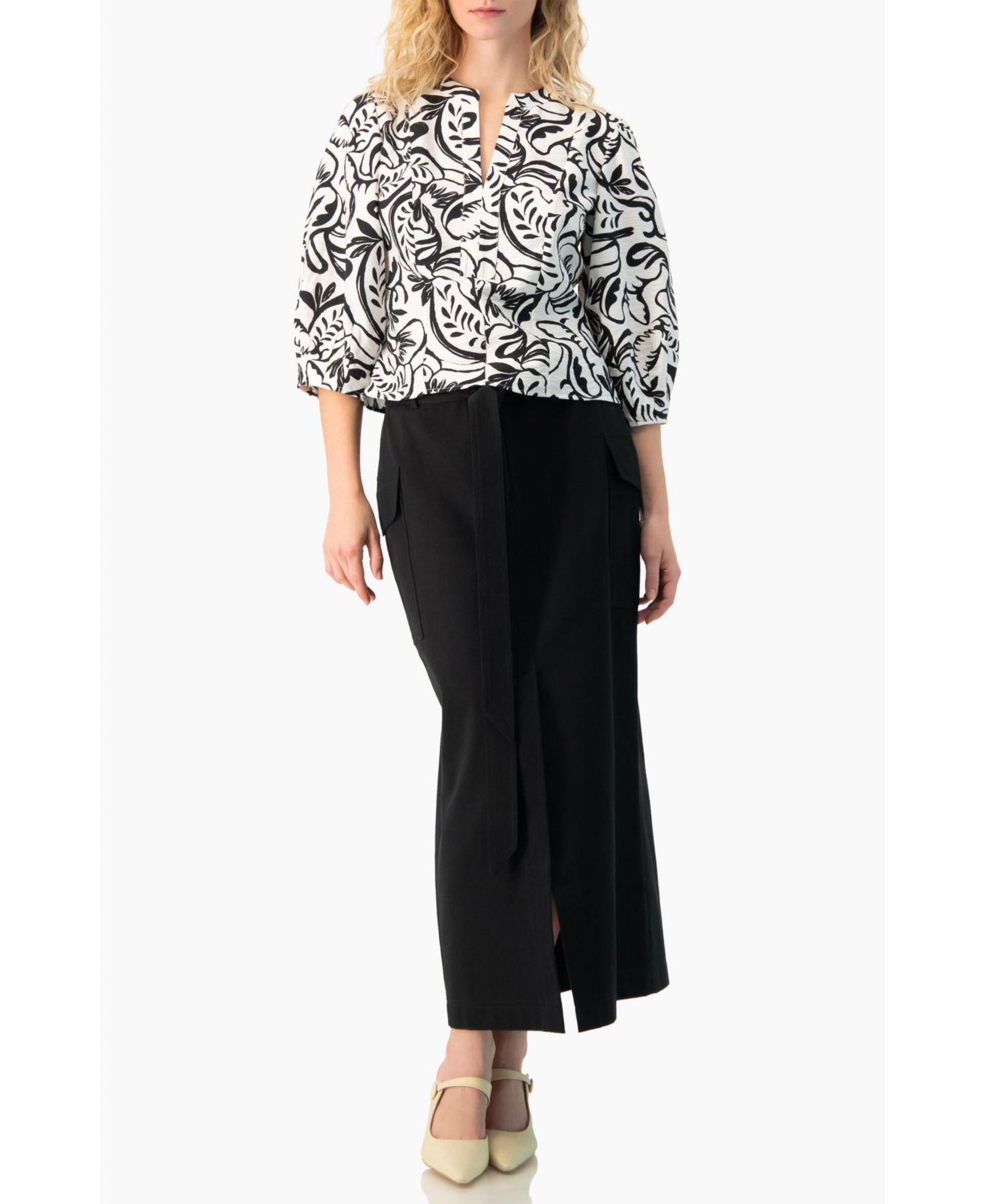 Women's Graphic Brushstroke Floral Woven V-Neck Blouse