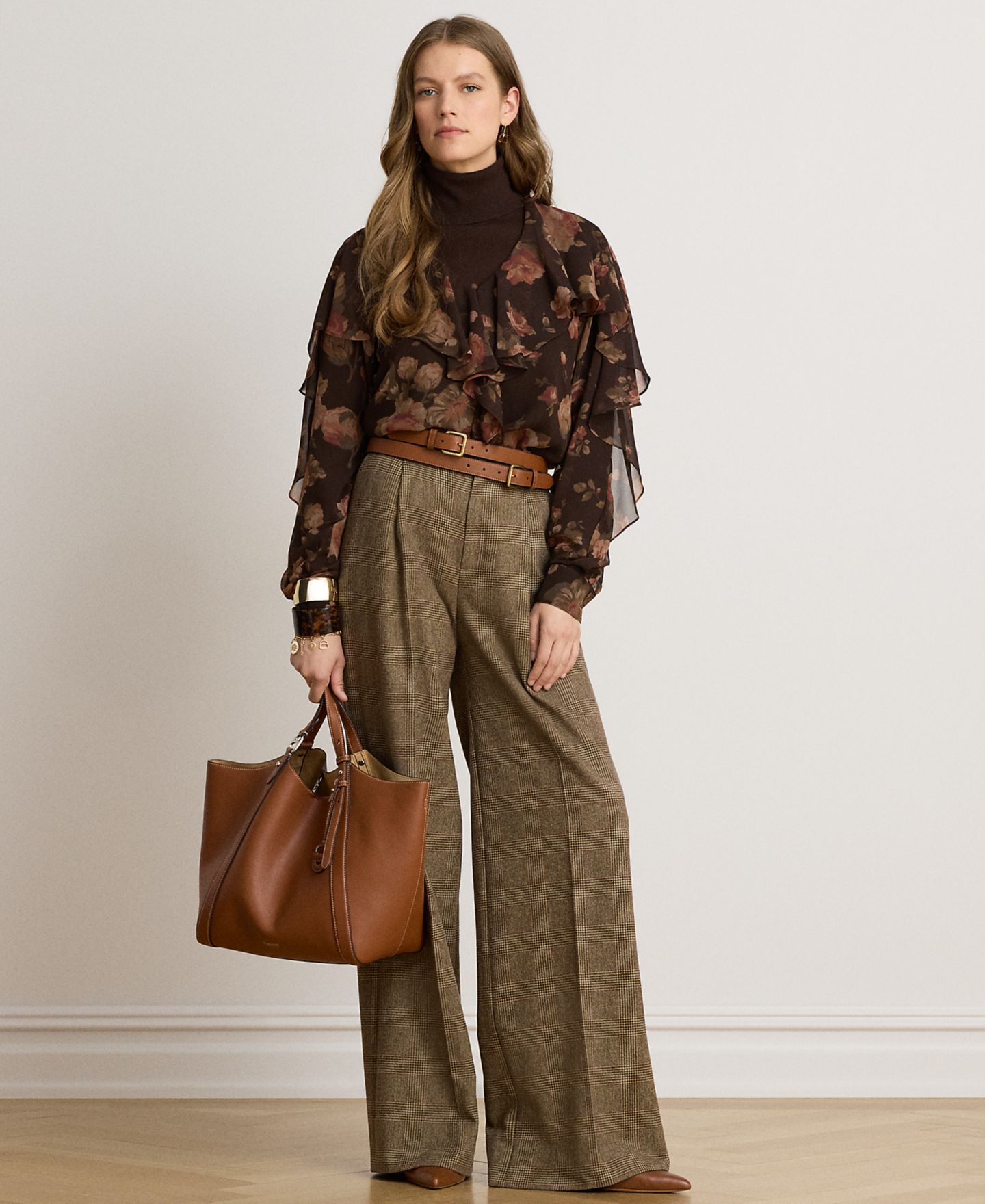 Женская блузка Lauren Ralph Lauren Petite Floral Ruffle-Trim Chiffon V-Neck, цвет: Коричневый разноцветный — фото 3
