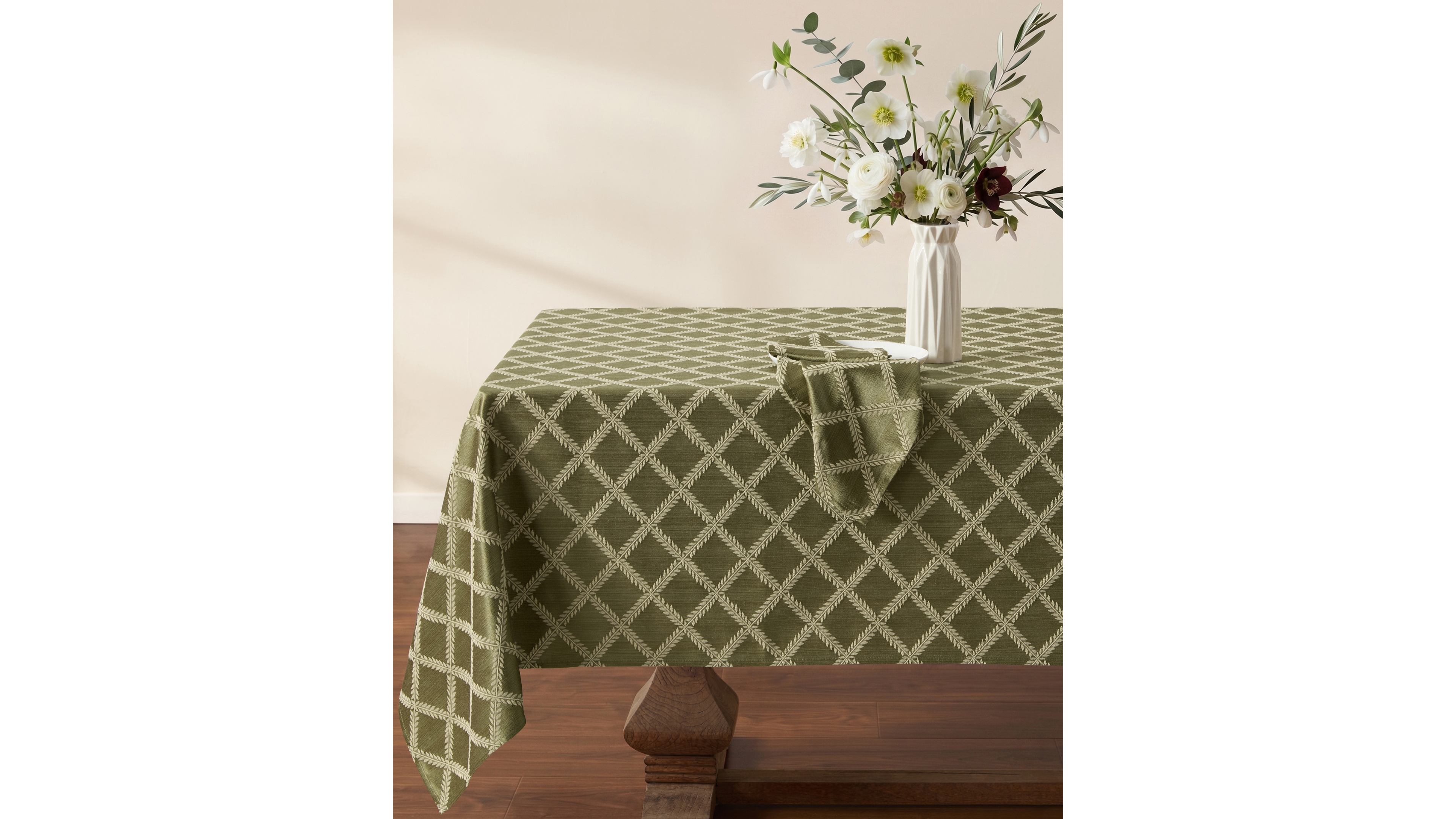 Lenox Laurel Leaf Tablecloth
