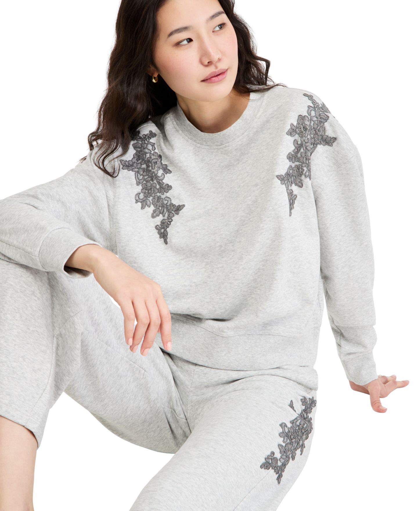 Женская толстовка And Now This Petite Embellished French Terry Crewneck, цвет: Светлый меланжевый серый — фото 2